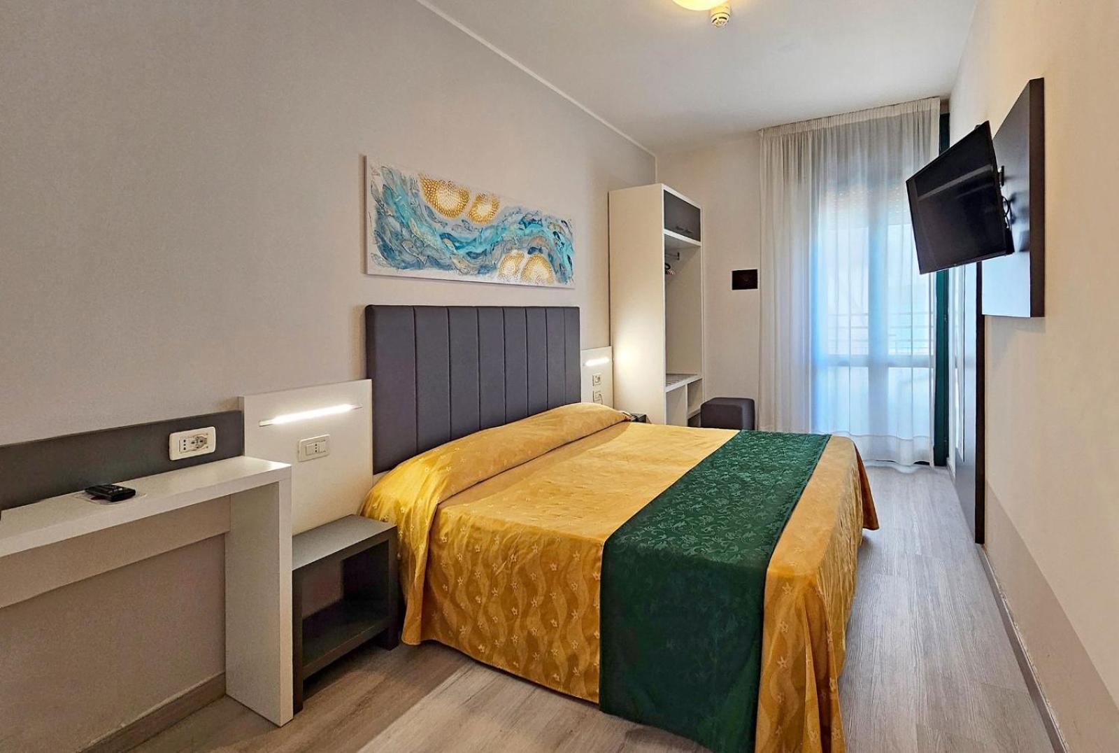 Double or Twin Room with Balcony photo 1