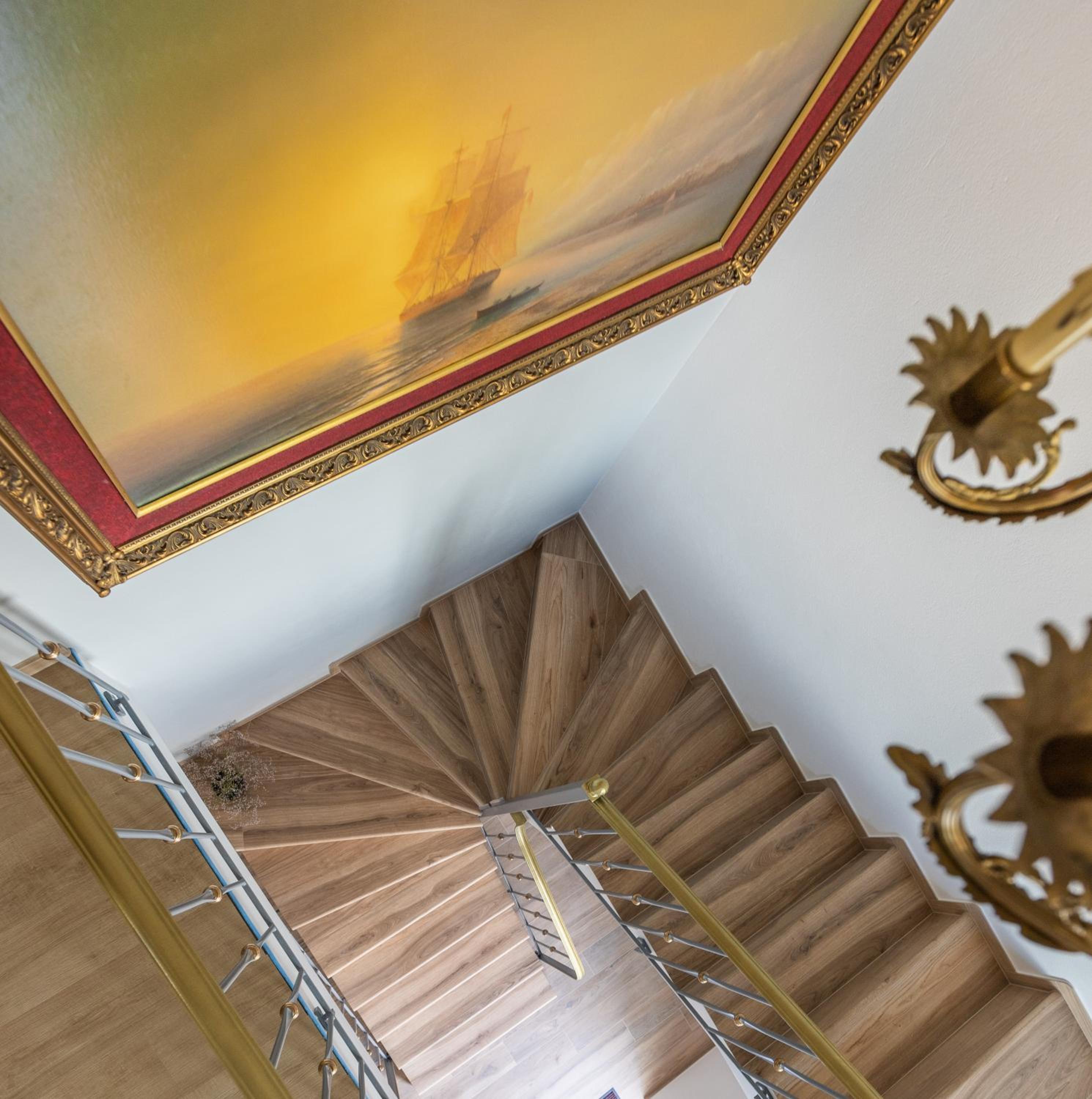Quadruple Room with Balcony - Photo 7
