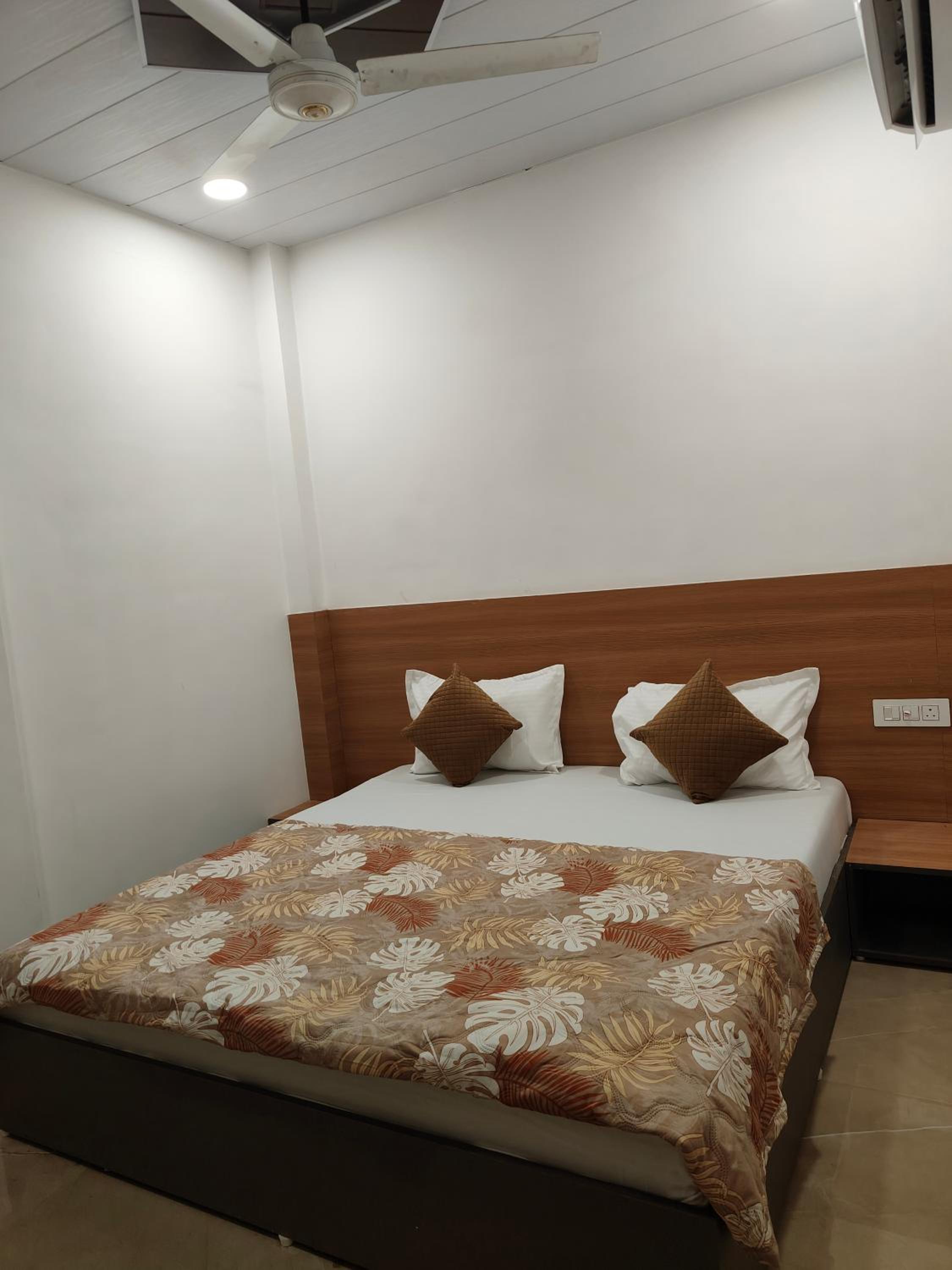 Deluxe Room - Photo 1
