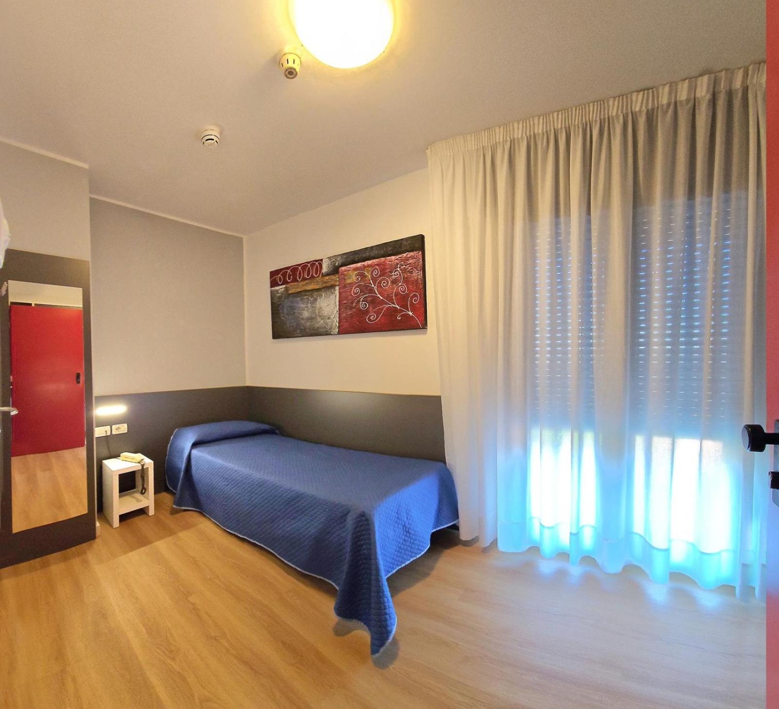 Single Room with Sea View photo 3