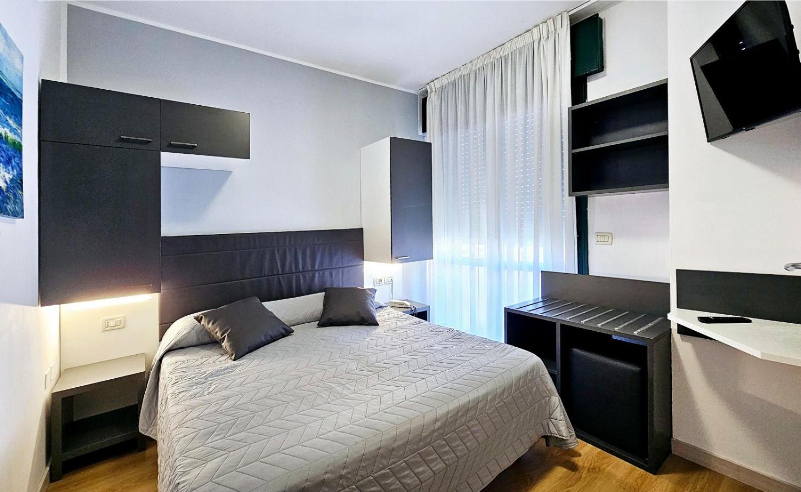 Double or Twin Room photo 2