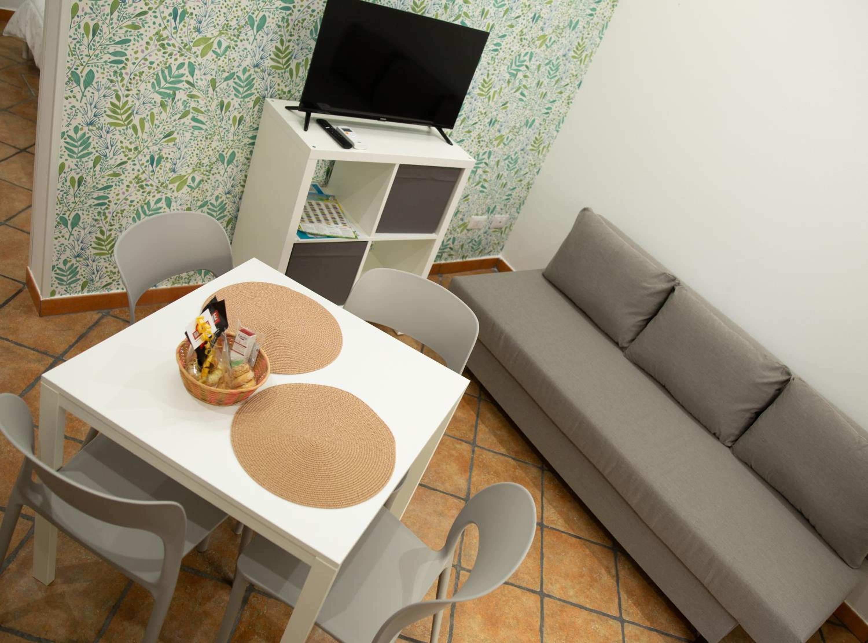 Apartment - Ground Floor photo 2