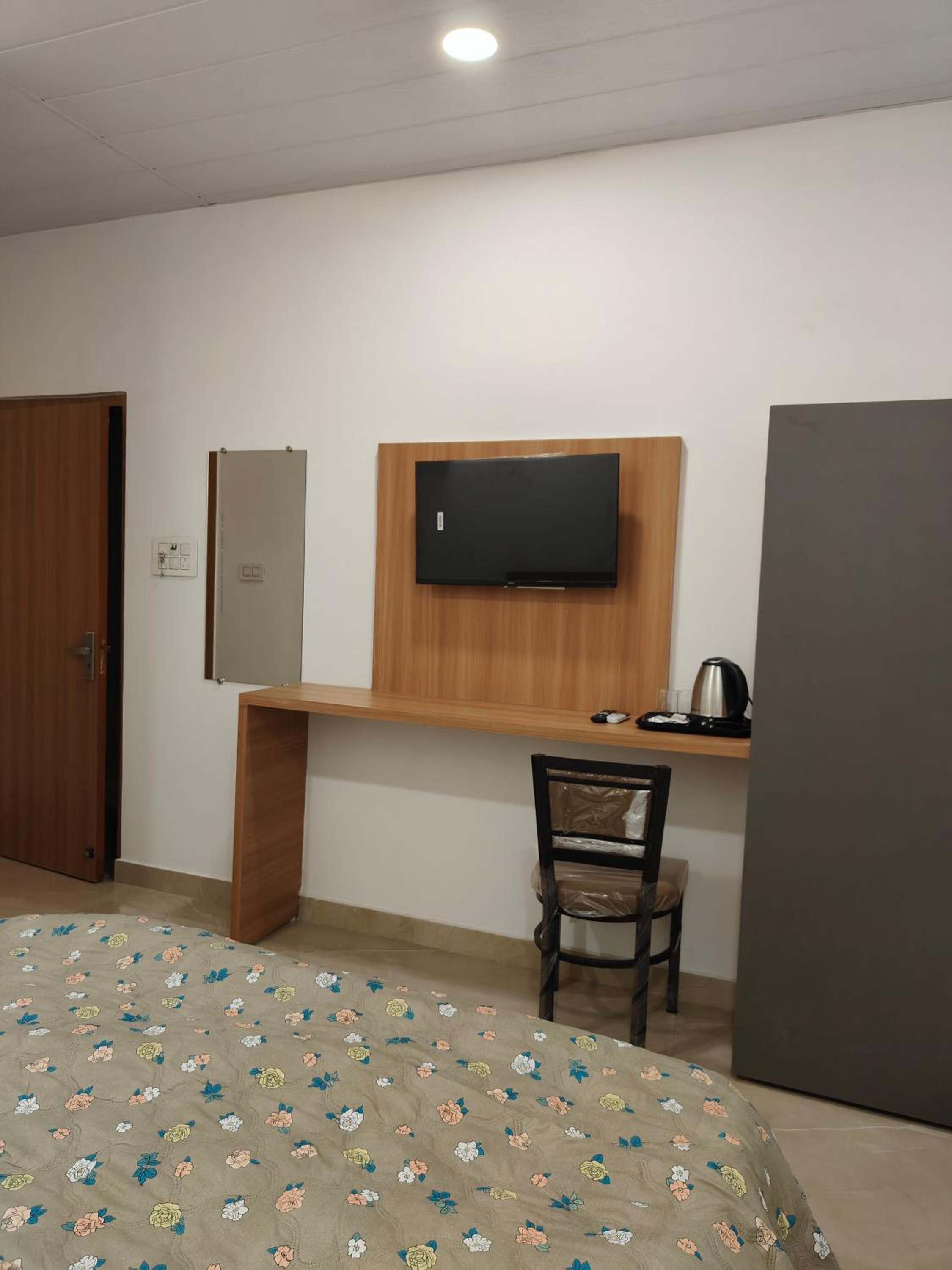 Deluxe Room - Photo 4