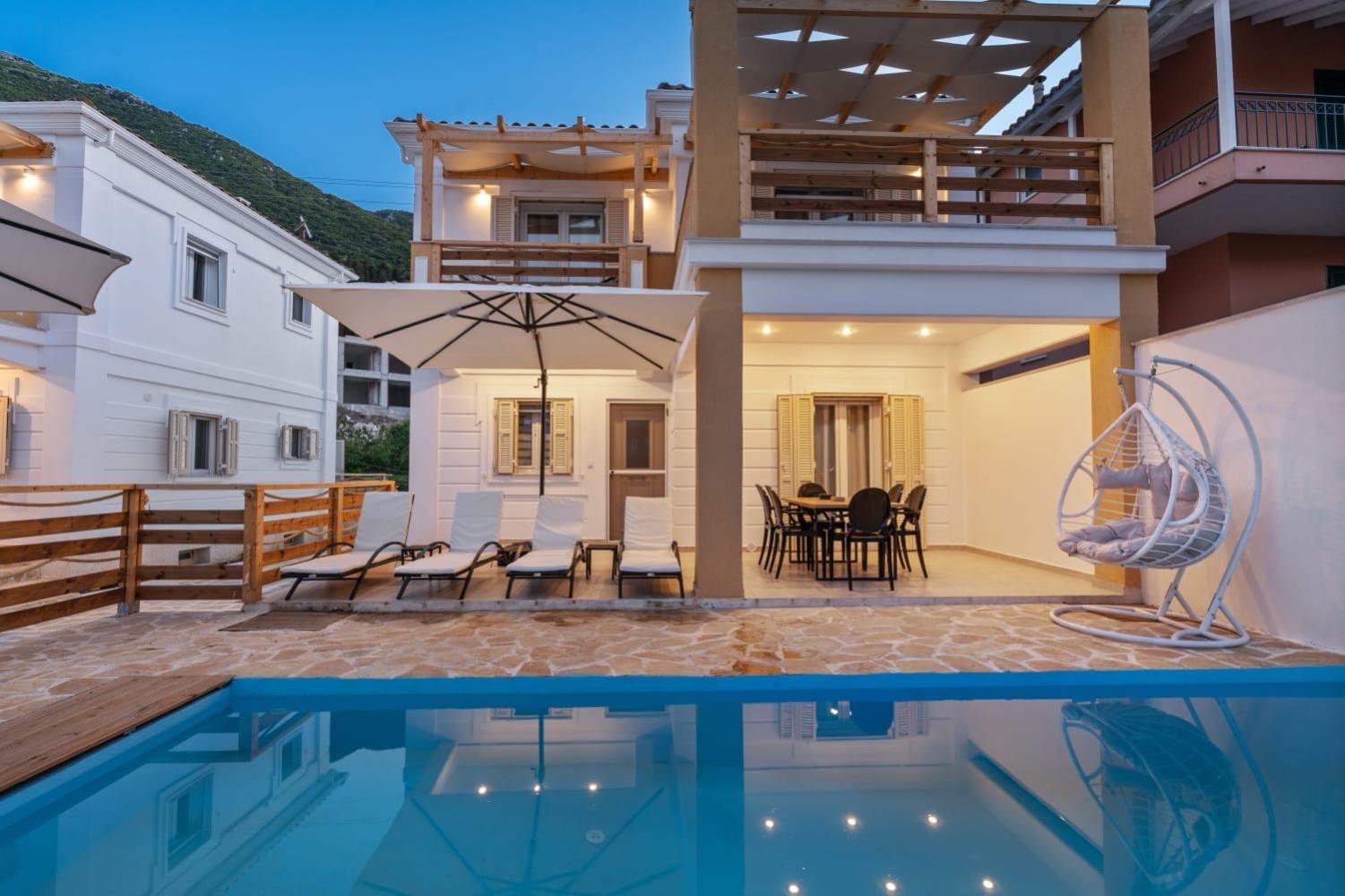 Three-Bedroom Villa photo 2
