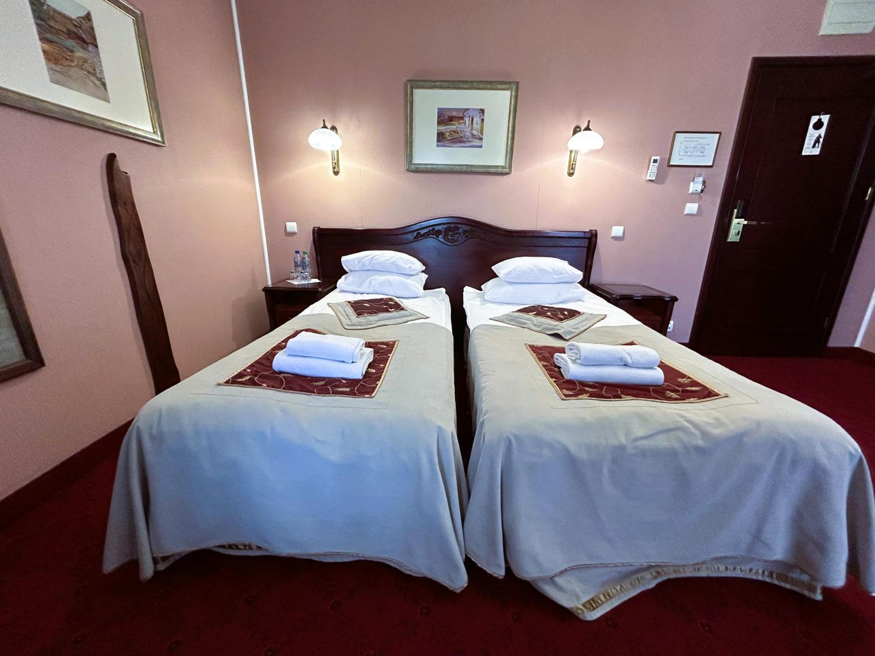 Twin Room - Photo 31
