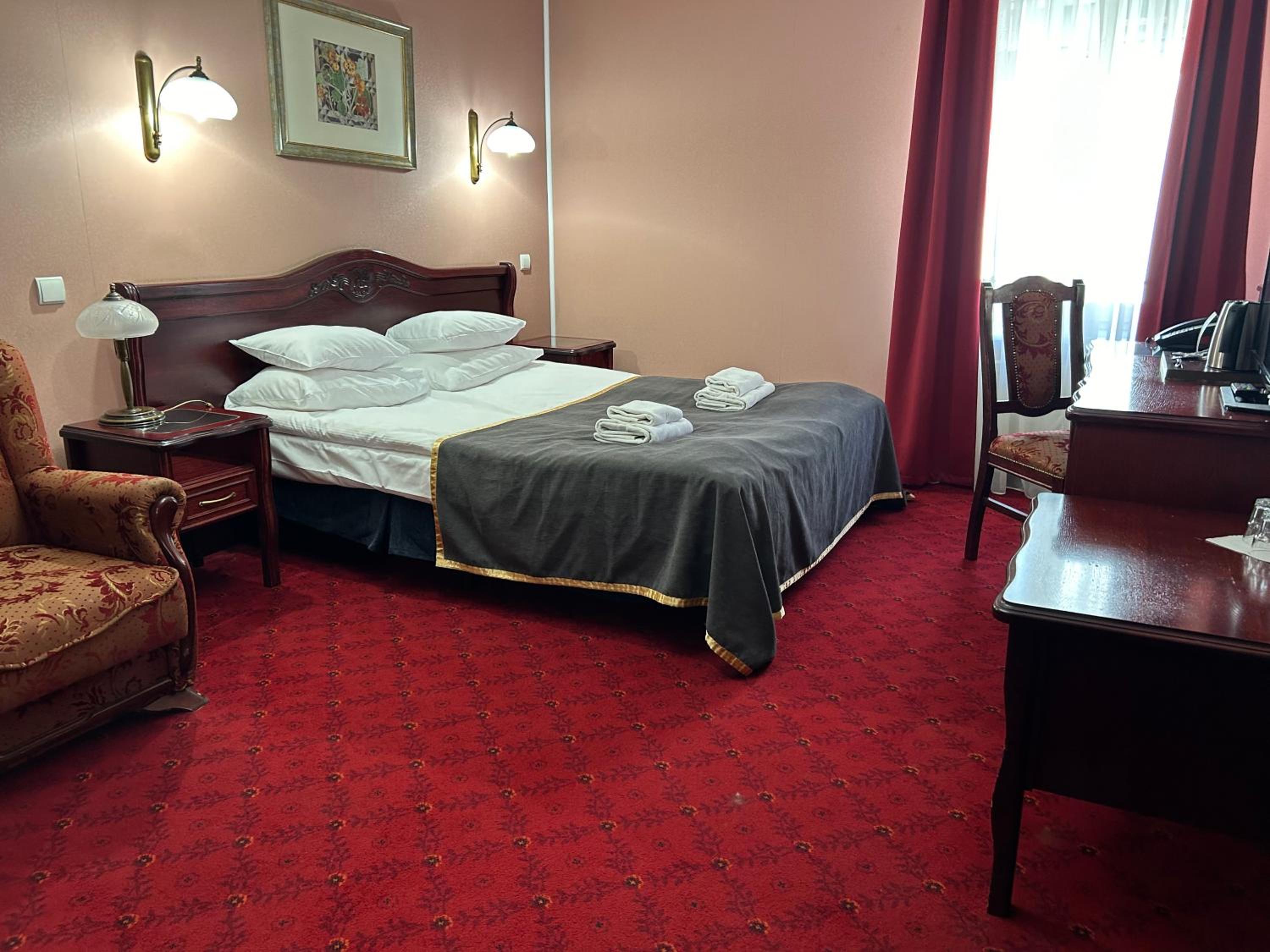 Twin Room - Photo 22