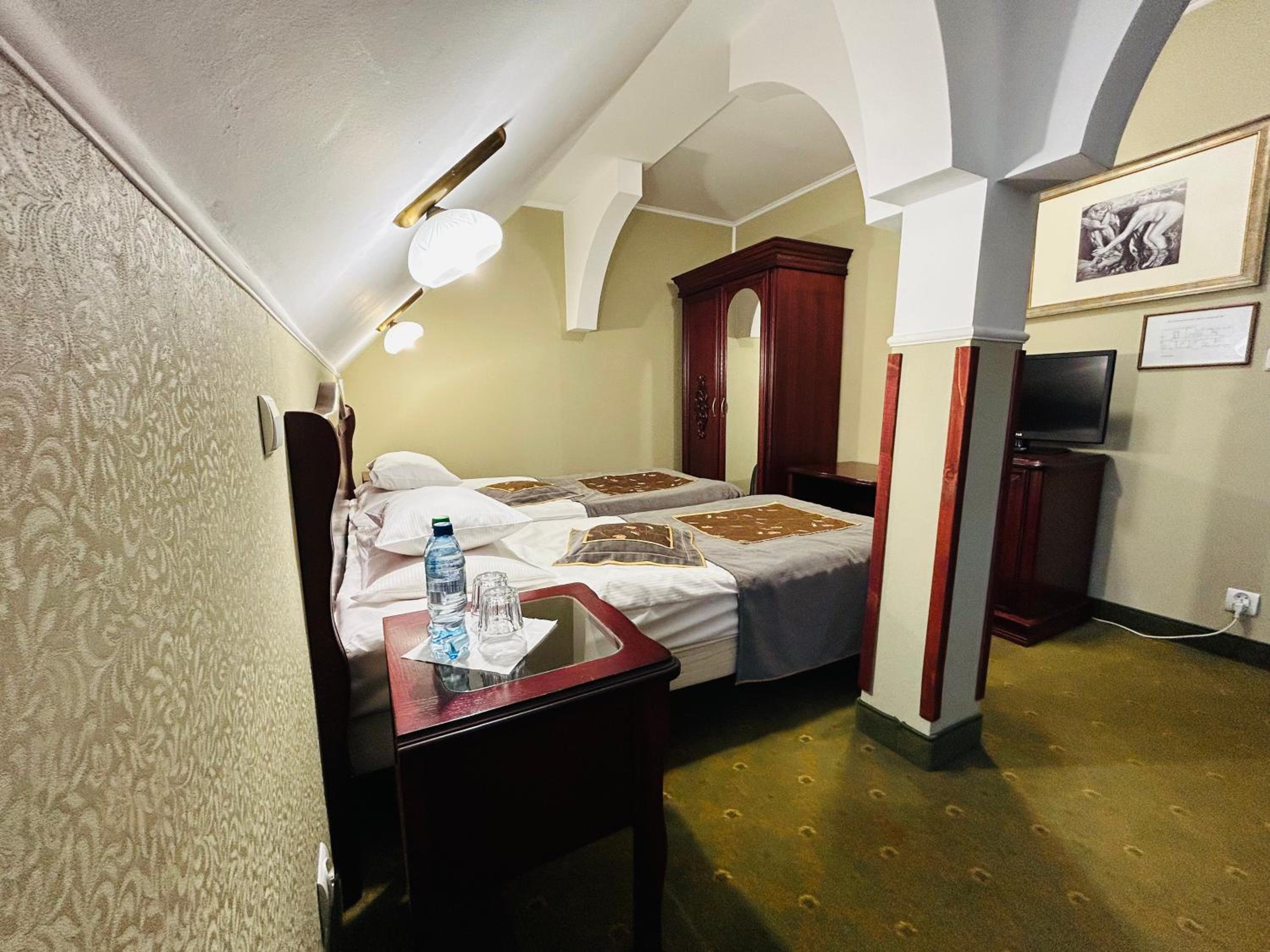 Twin Room - Photo 38