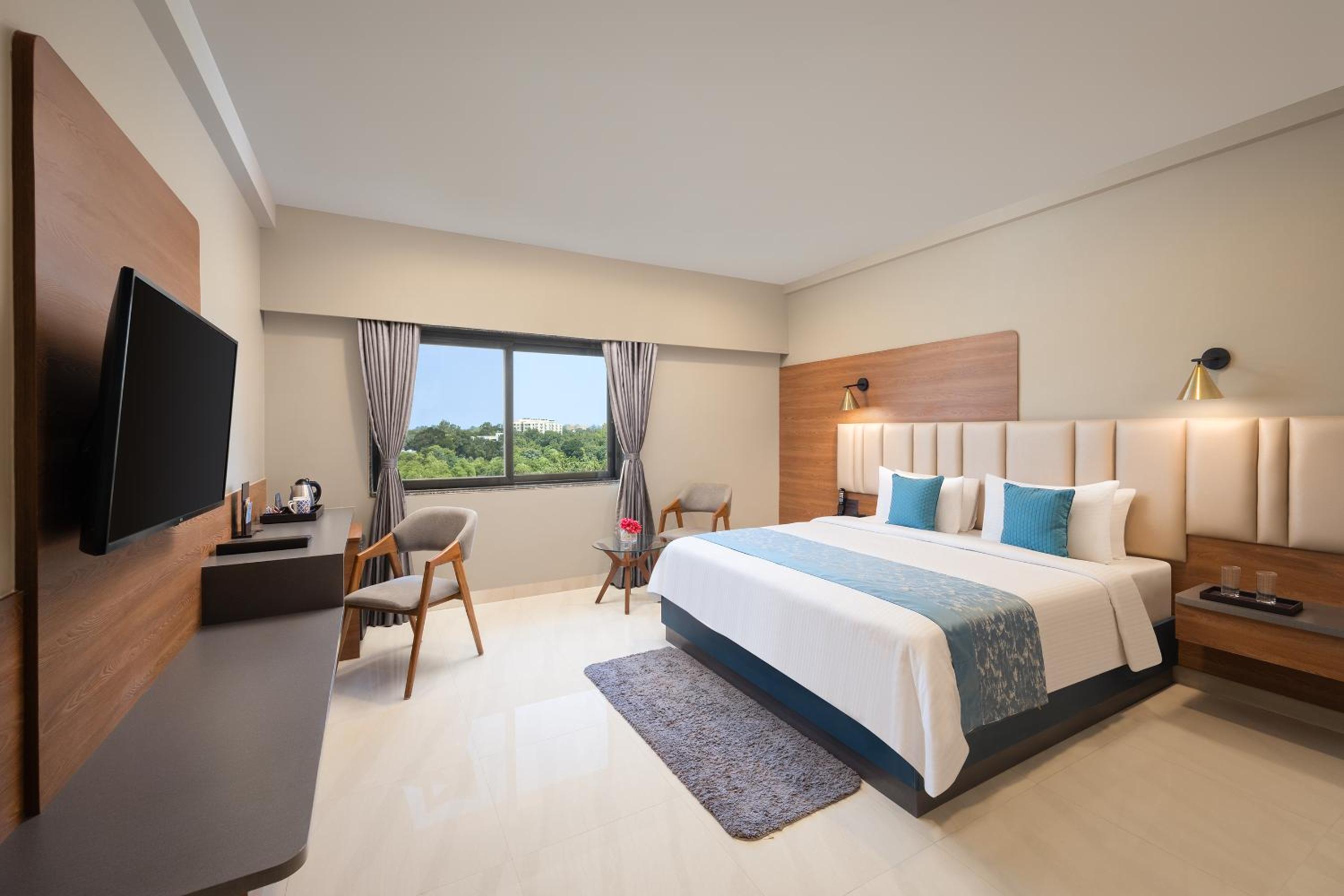 Family Room ,Complimentary Tea/Coffee session and early check in upto 2 hours ( subject to availability) - Photo 3