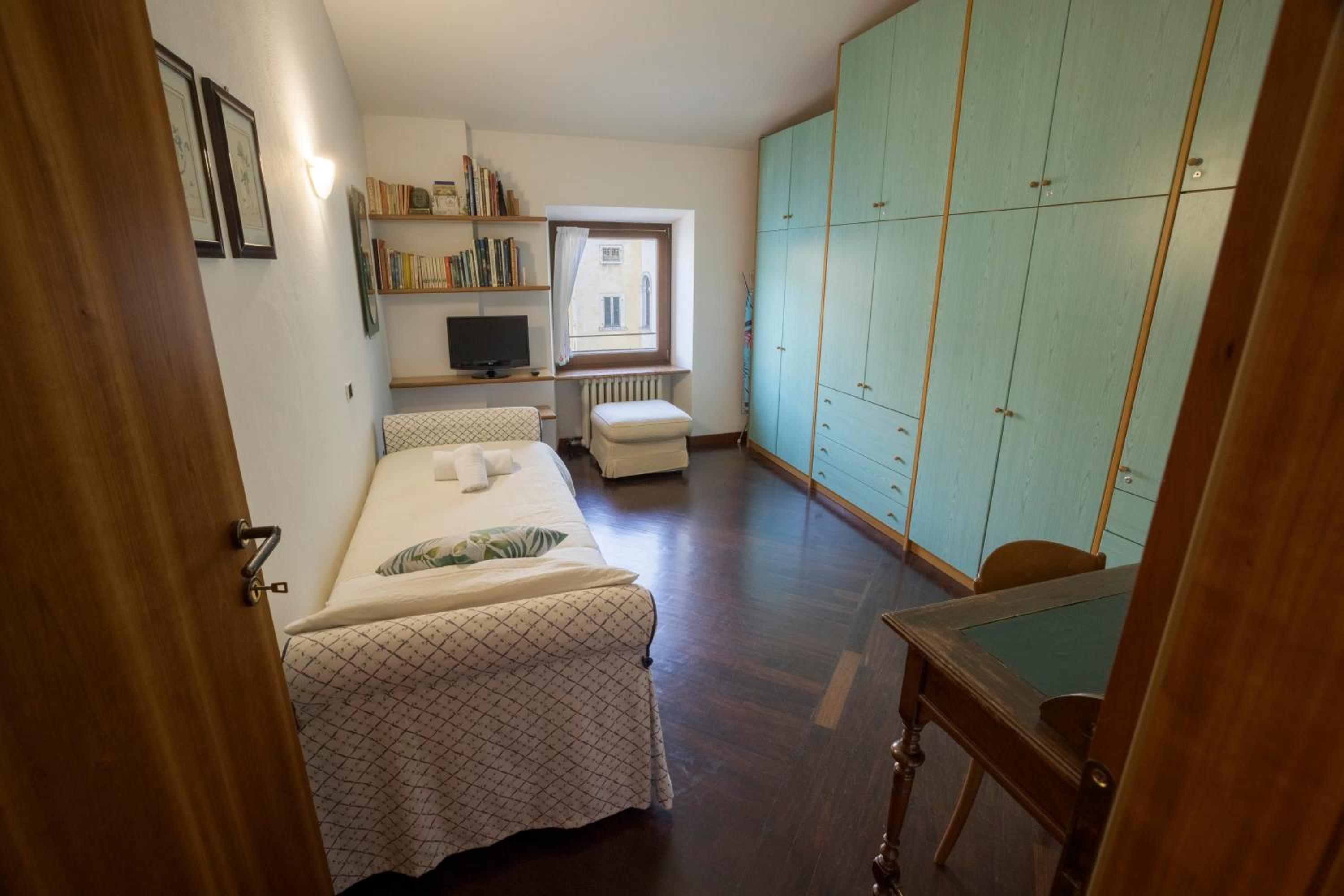 Two-Bedroom Apartment With Lake View photo 2