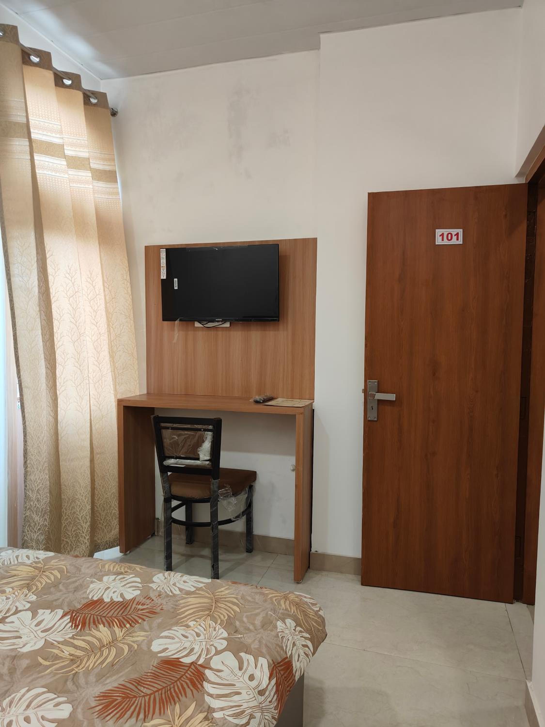 Standard Queen Room - Photo 4