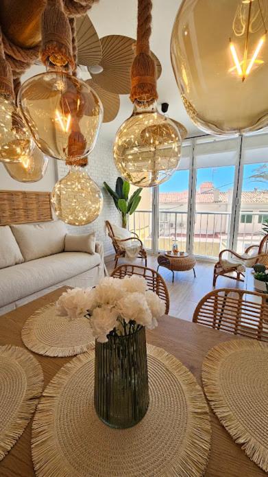 Apartamento de dos habitaciones con vista al mar