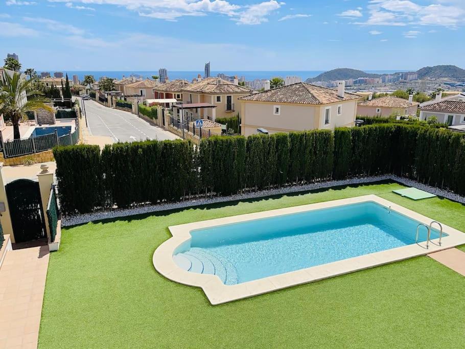 Villa photo 2
