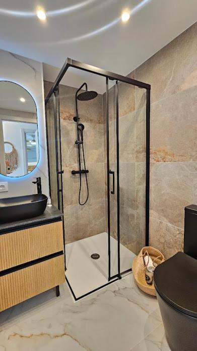Two-Bedroom Apartment with Sea View photo 2