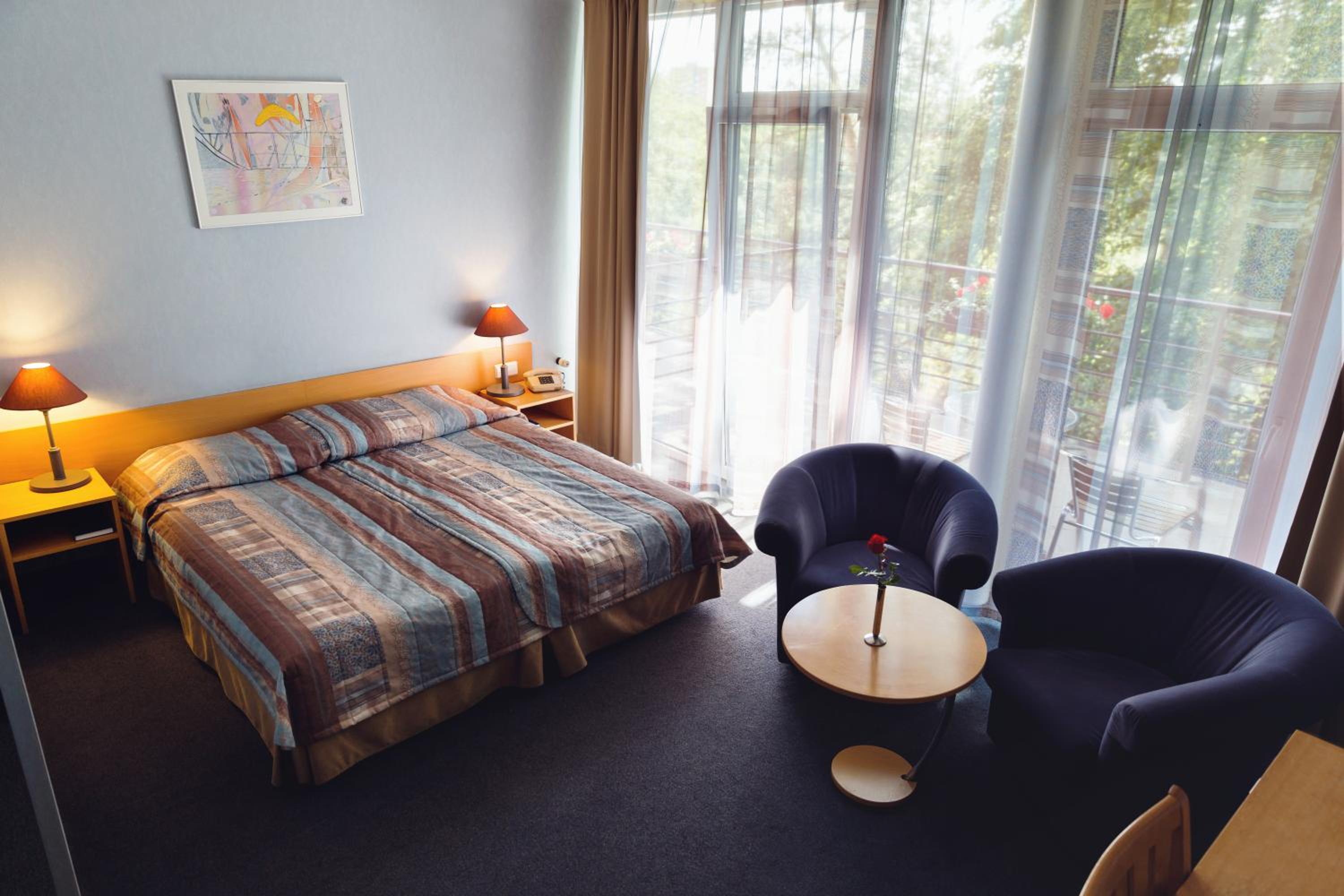 Double or Twin Room - Photo 2