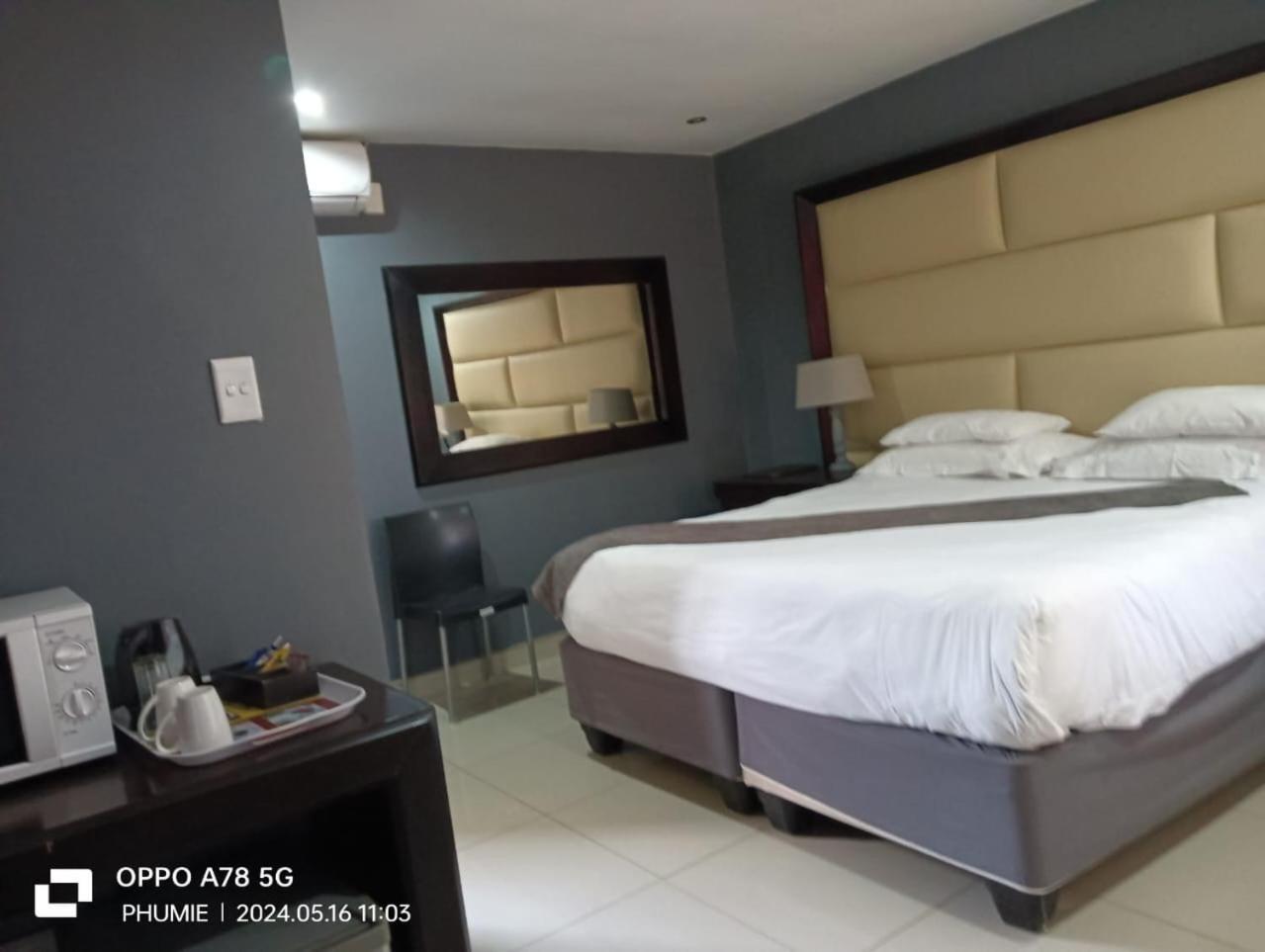 Budget Double Room photo 3