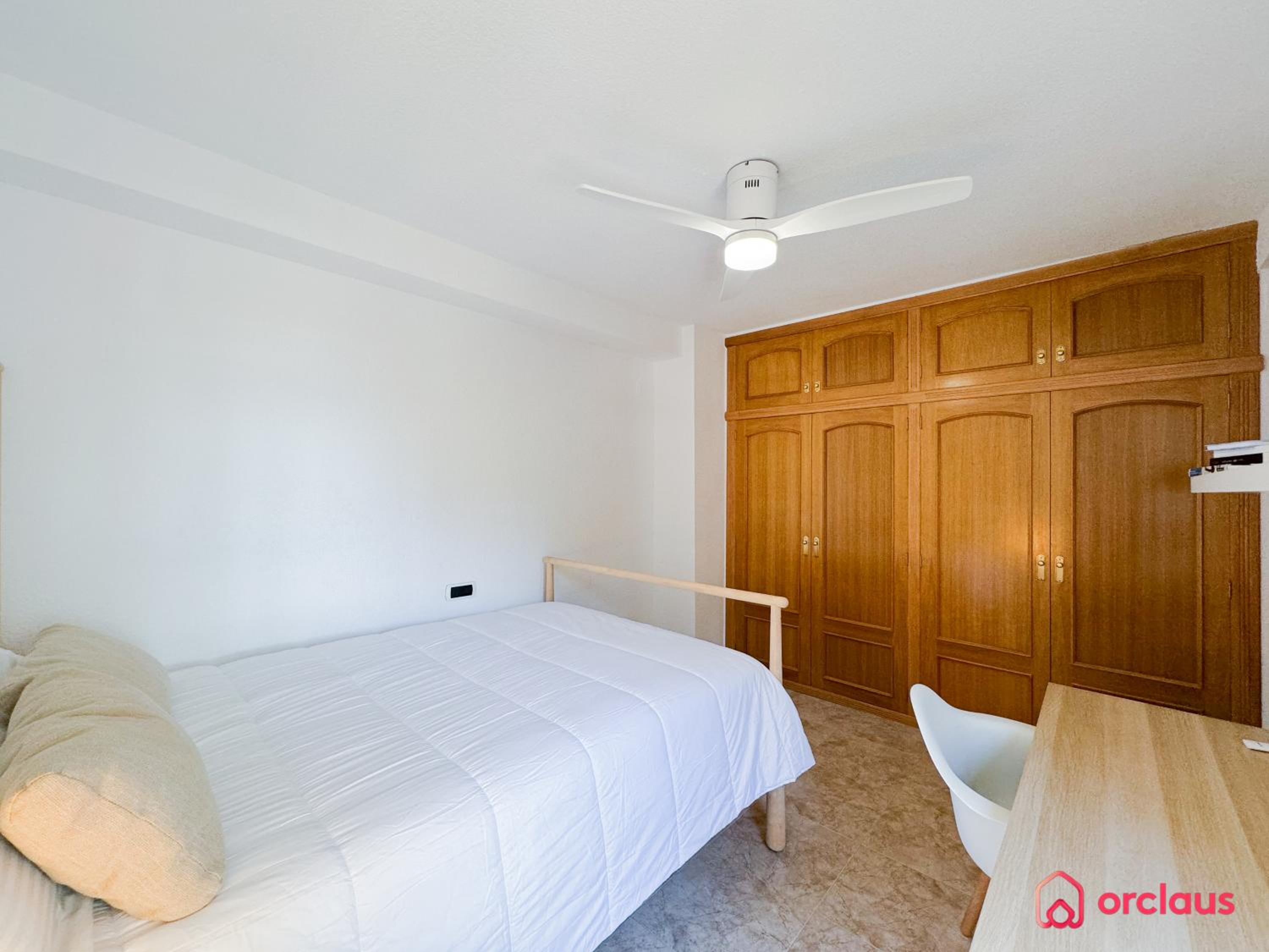 Apartamento de dos habitaciones con terraza y vista al mar