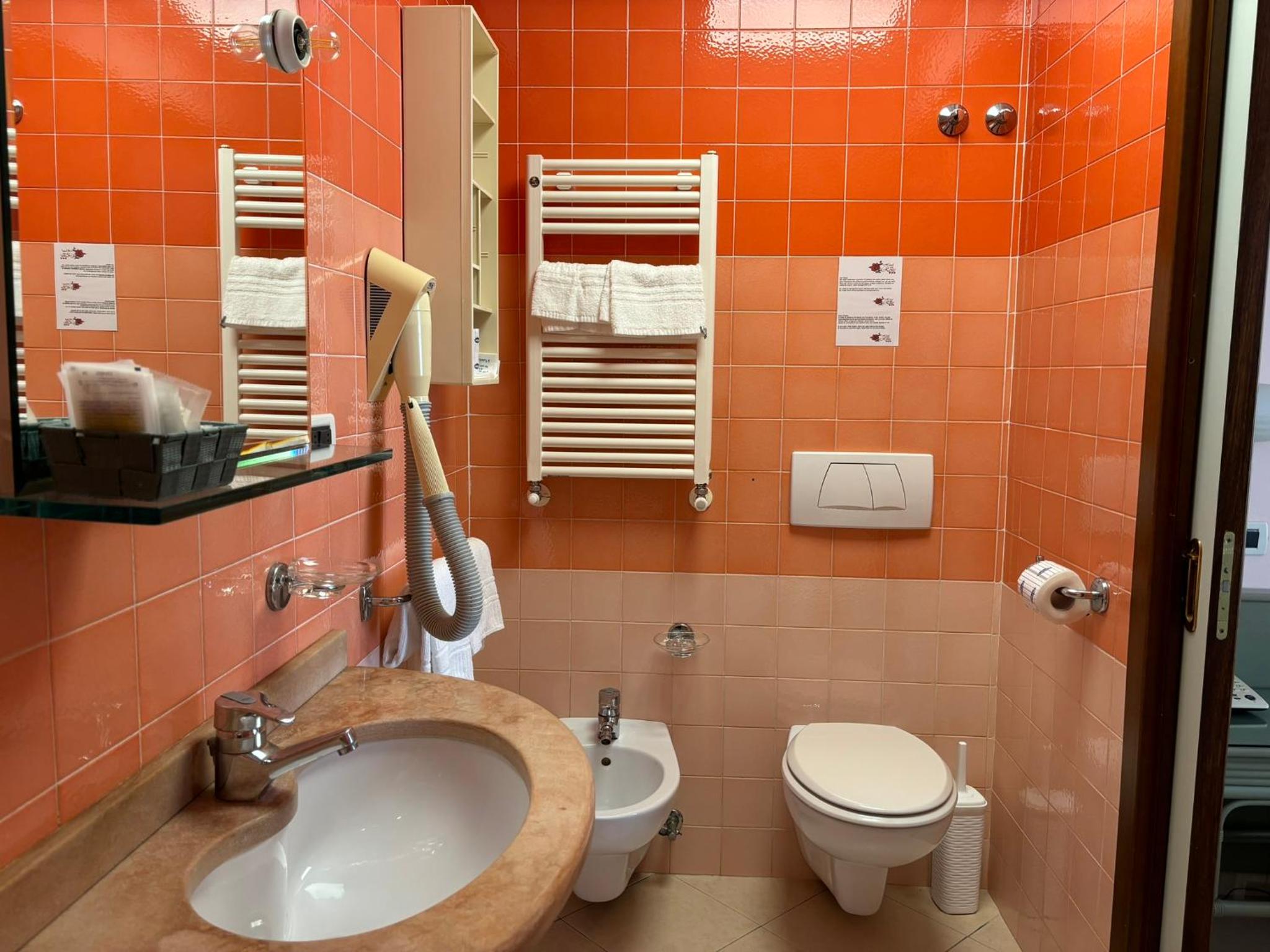 Double Room - Photo 2