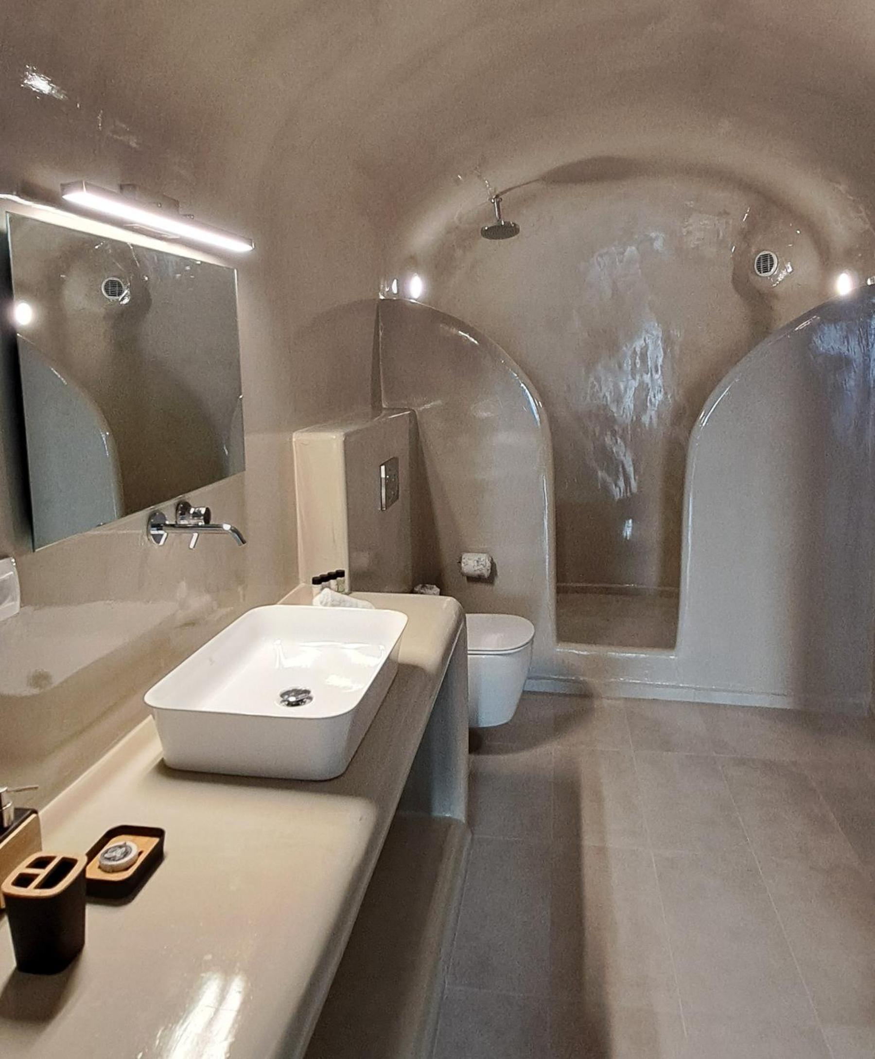 Heart Plunge Pool Suite - Photo 5