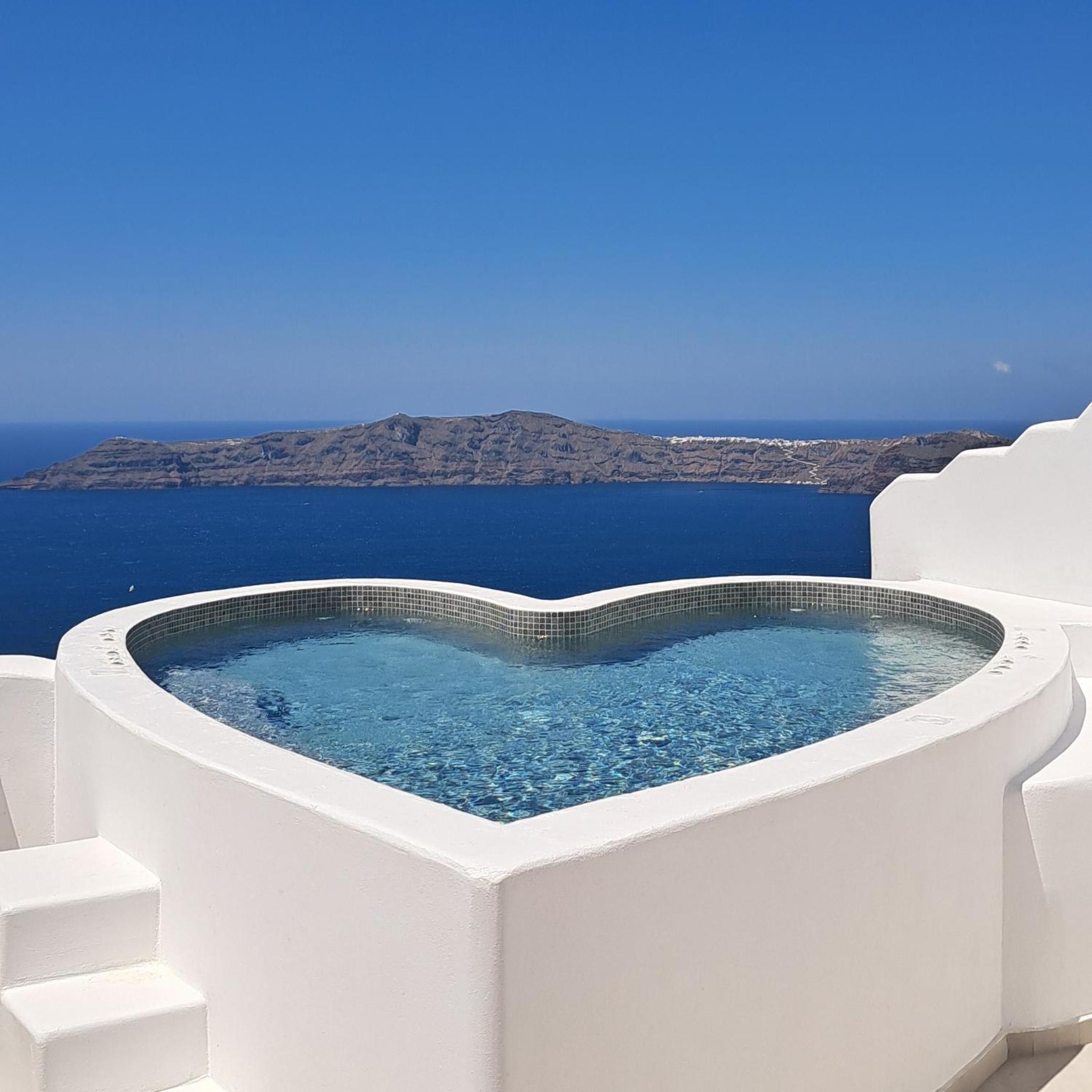 Heart Plunge Pool Suite - Photo 7