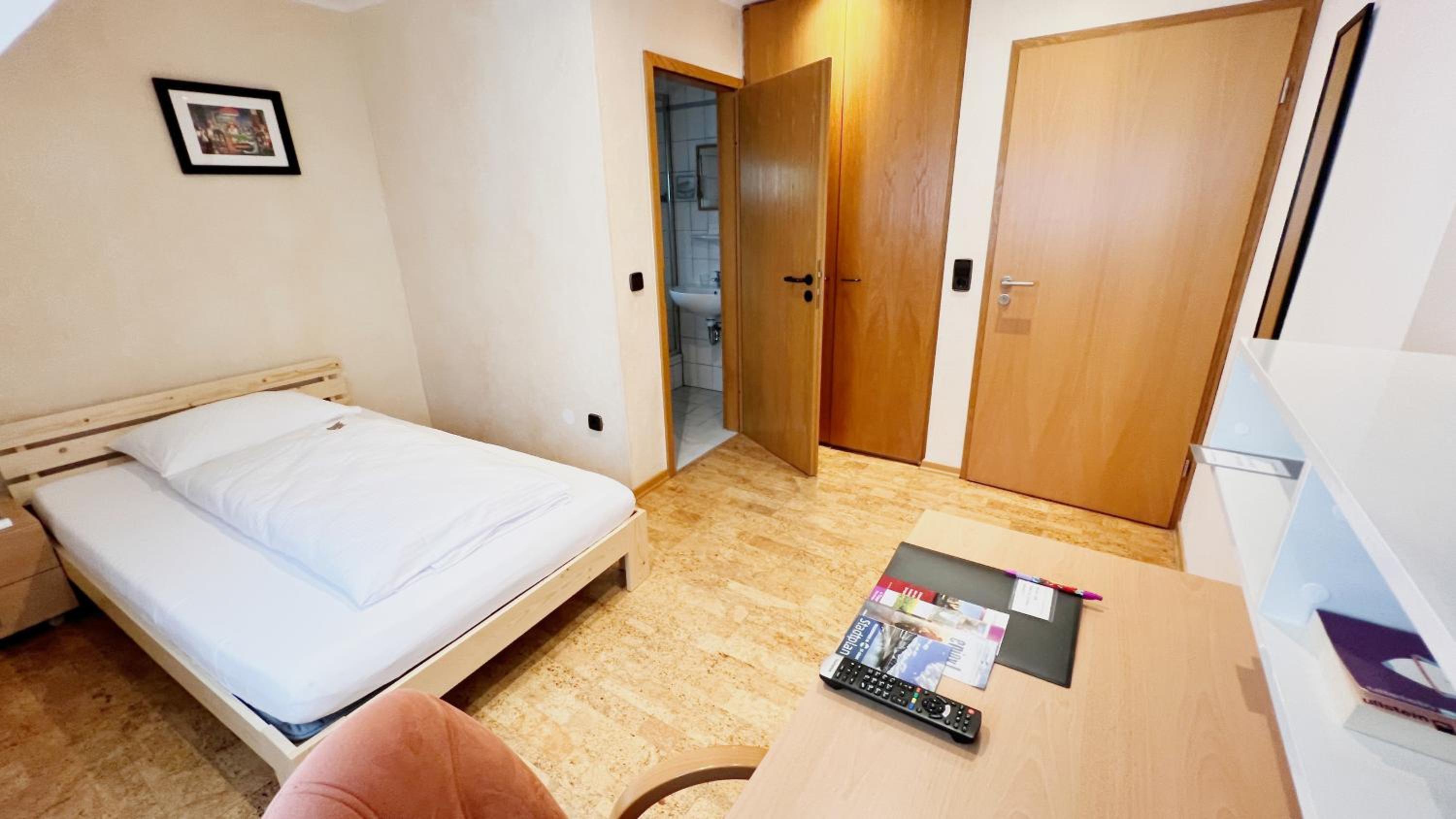 Single Room photo 2
