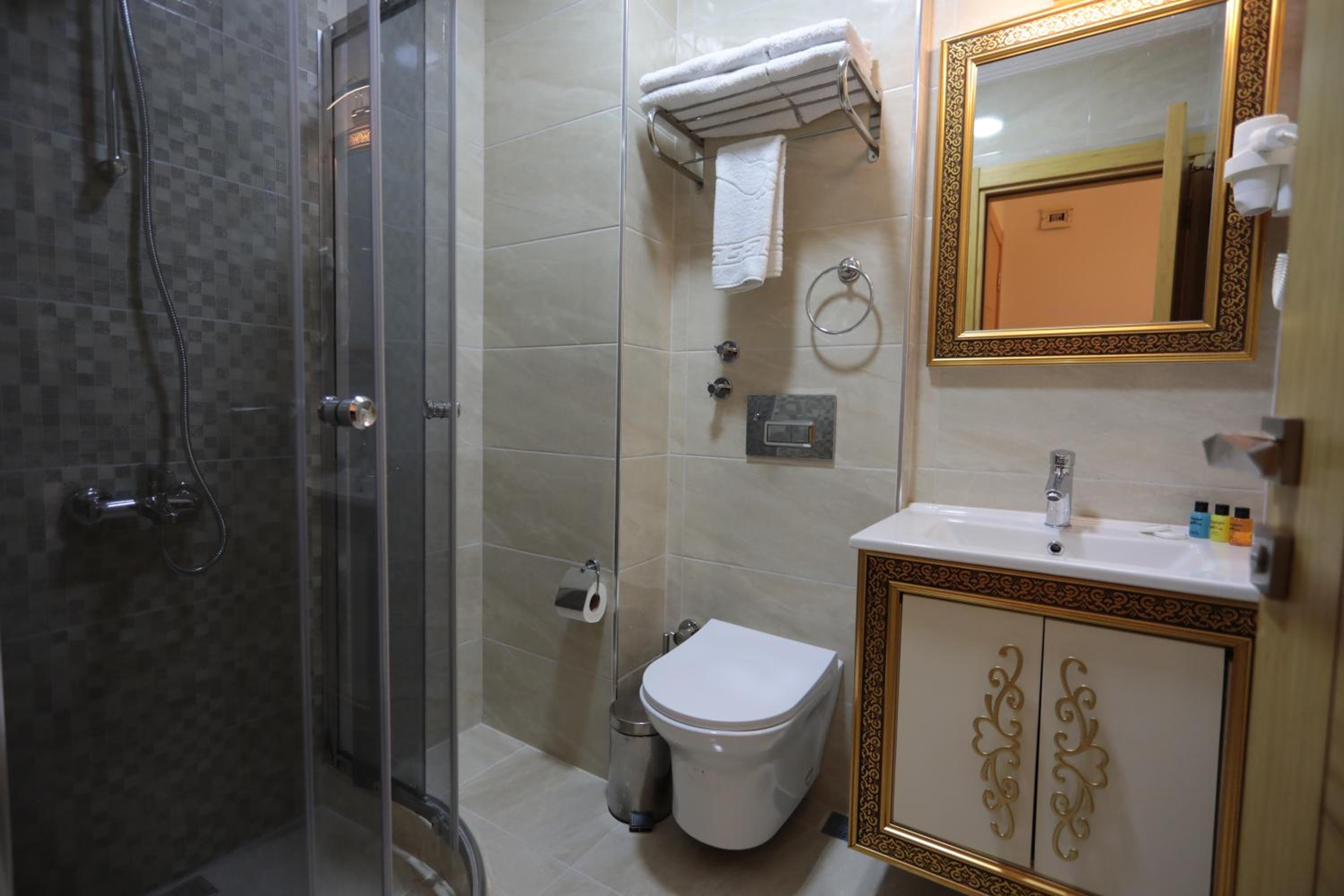 Economy Double Room photo 2