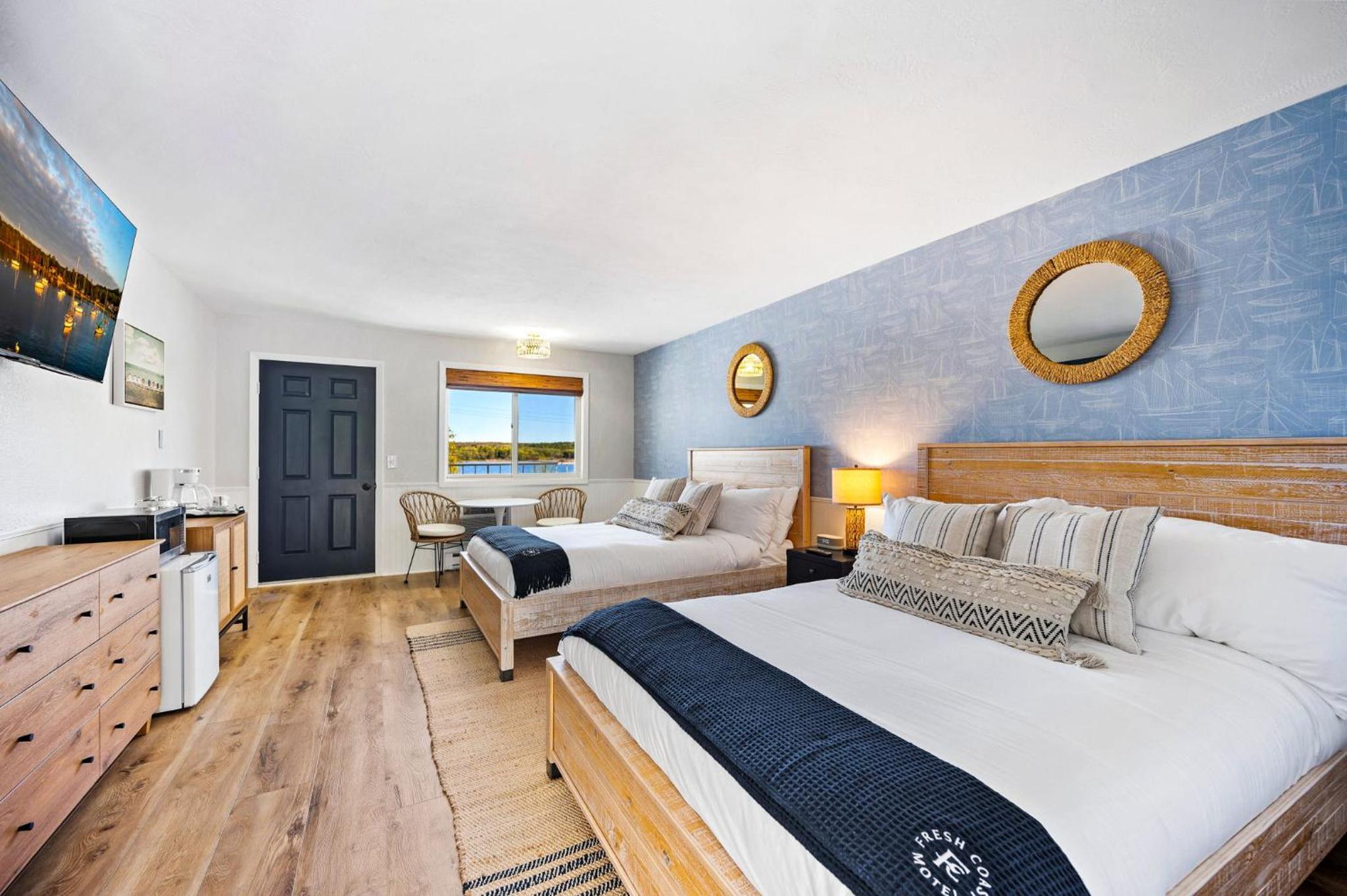 Double Room with Lake View - Photo 1