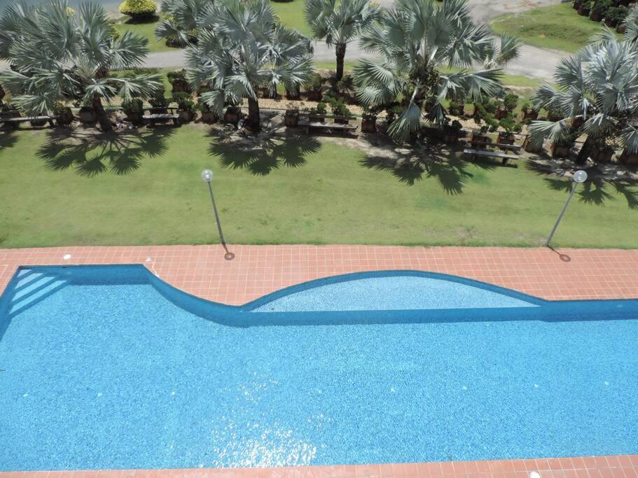One-Bedroom Apartment with Balcony photo 2