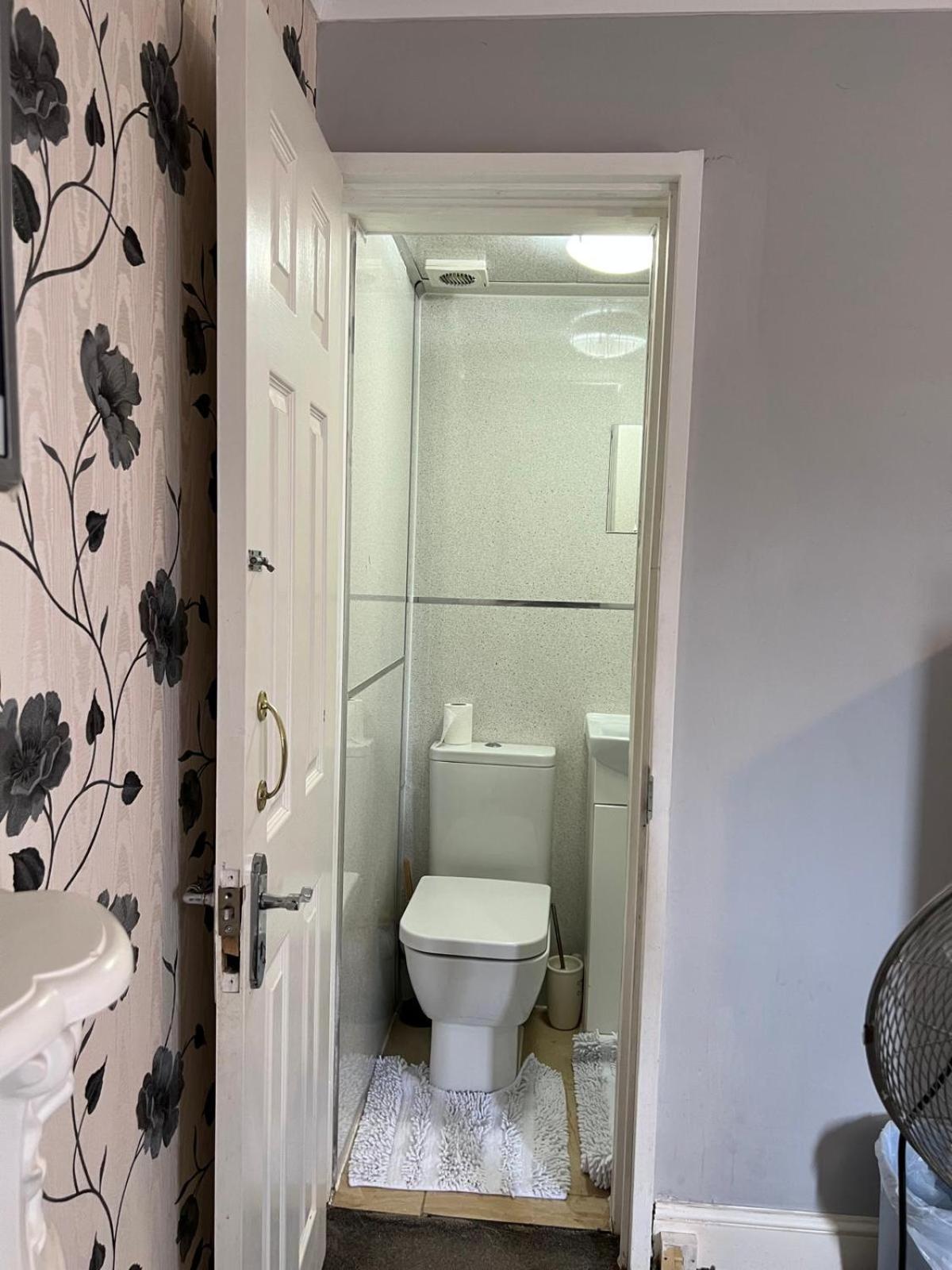 Double Room with Private Bathroom photo 2