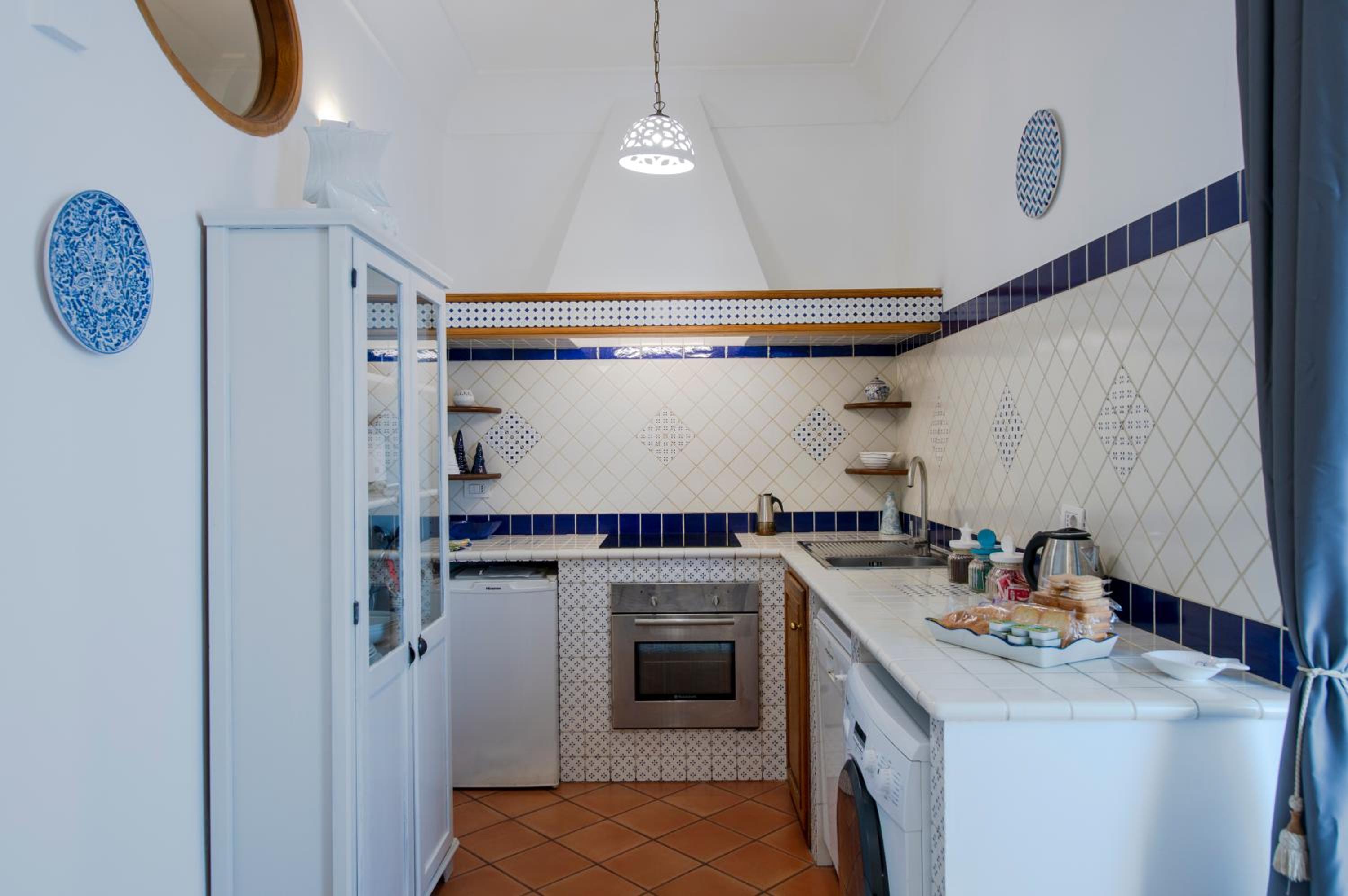 Studio Apartment with Sea View - Photo 9