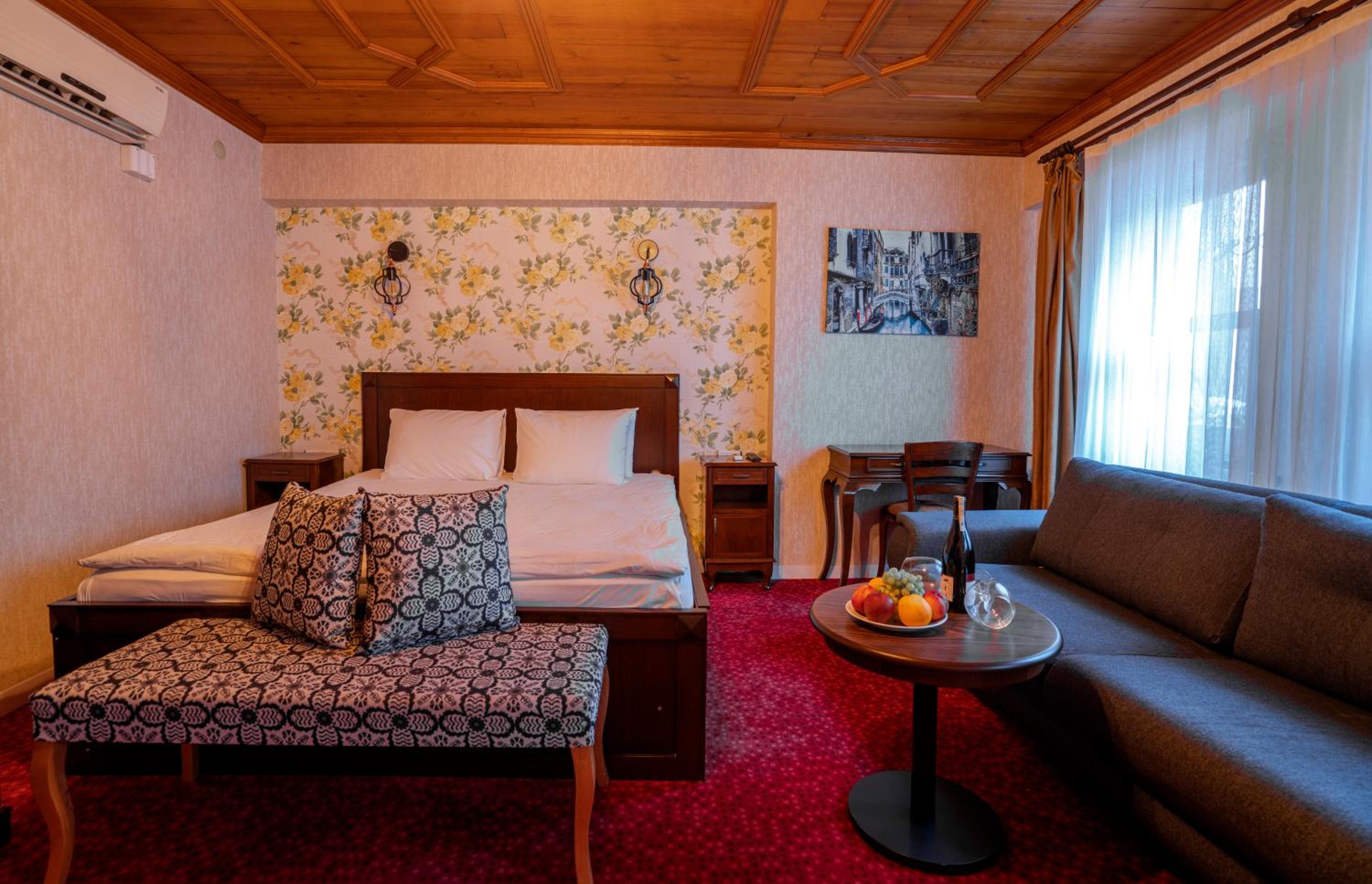Deluxe Double Room photo 2