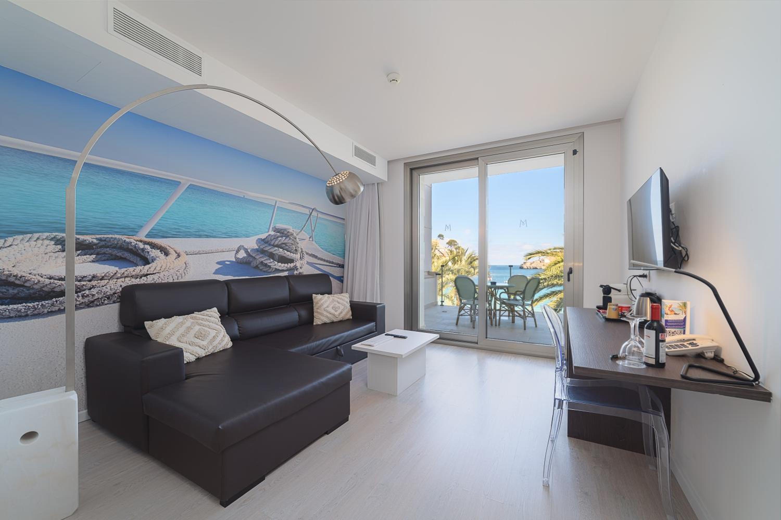 Junior Suite with Sea View and Terrace