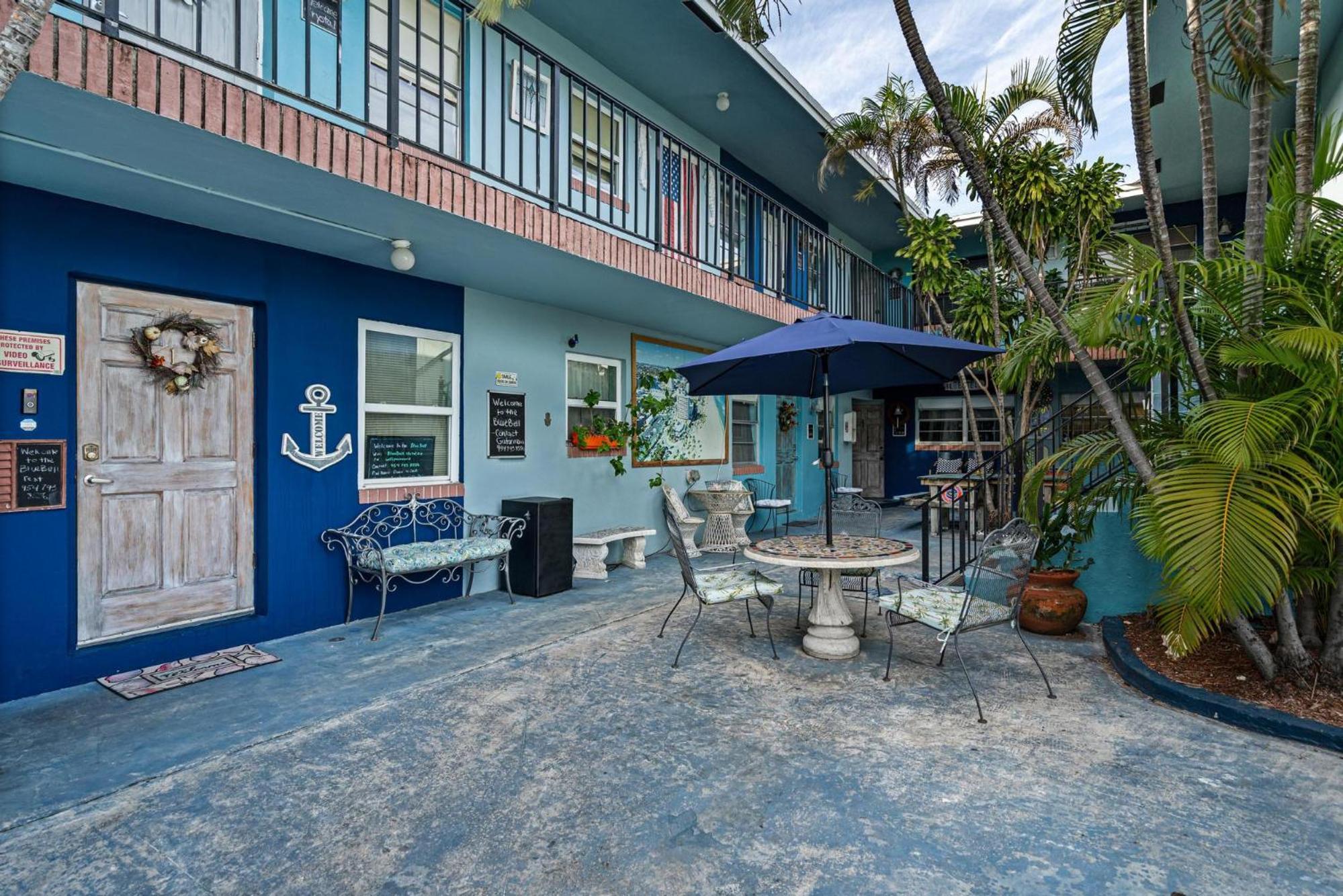 Apartment with Pool View  photo 3