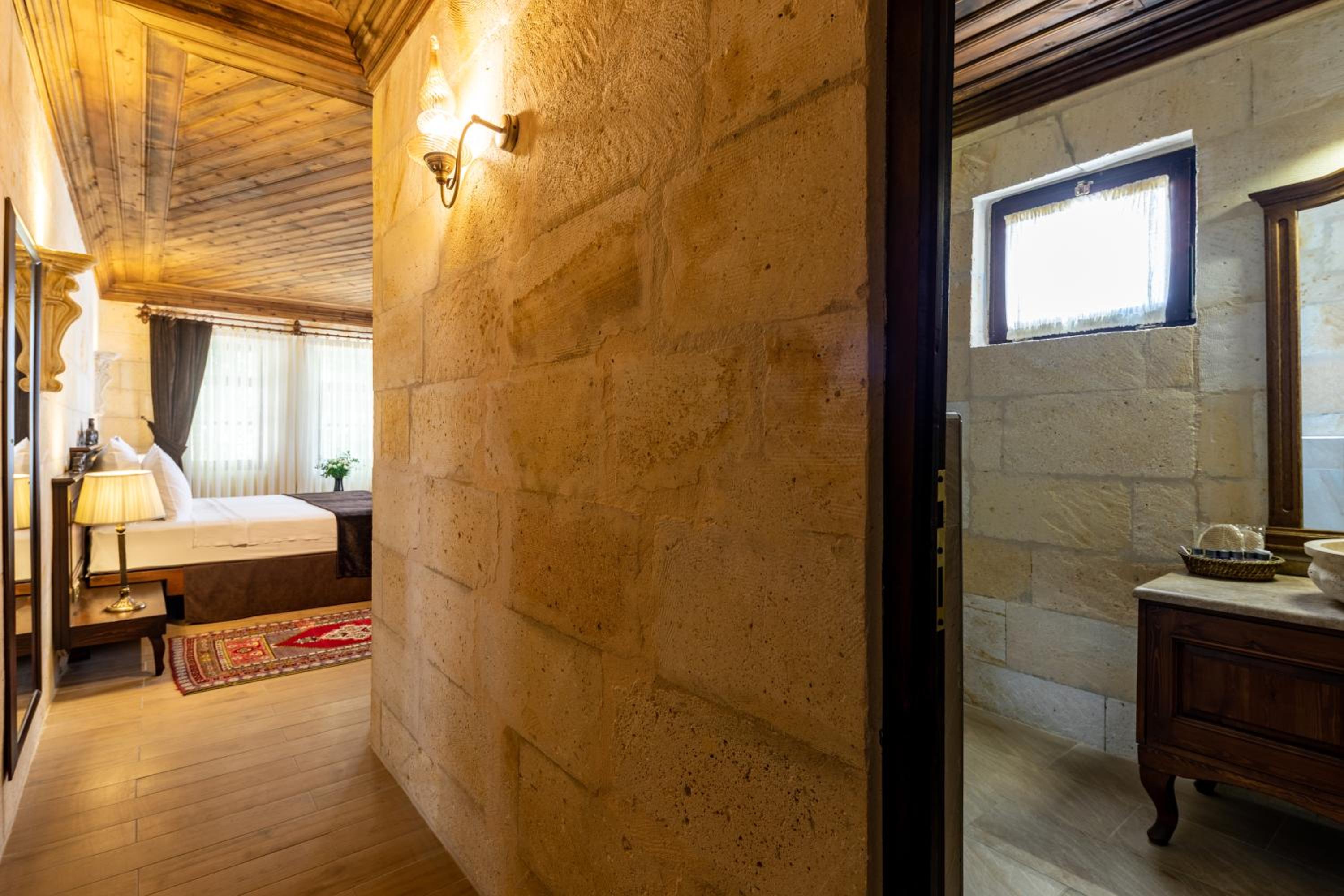 Double Room - Photo 7