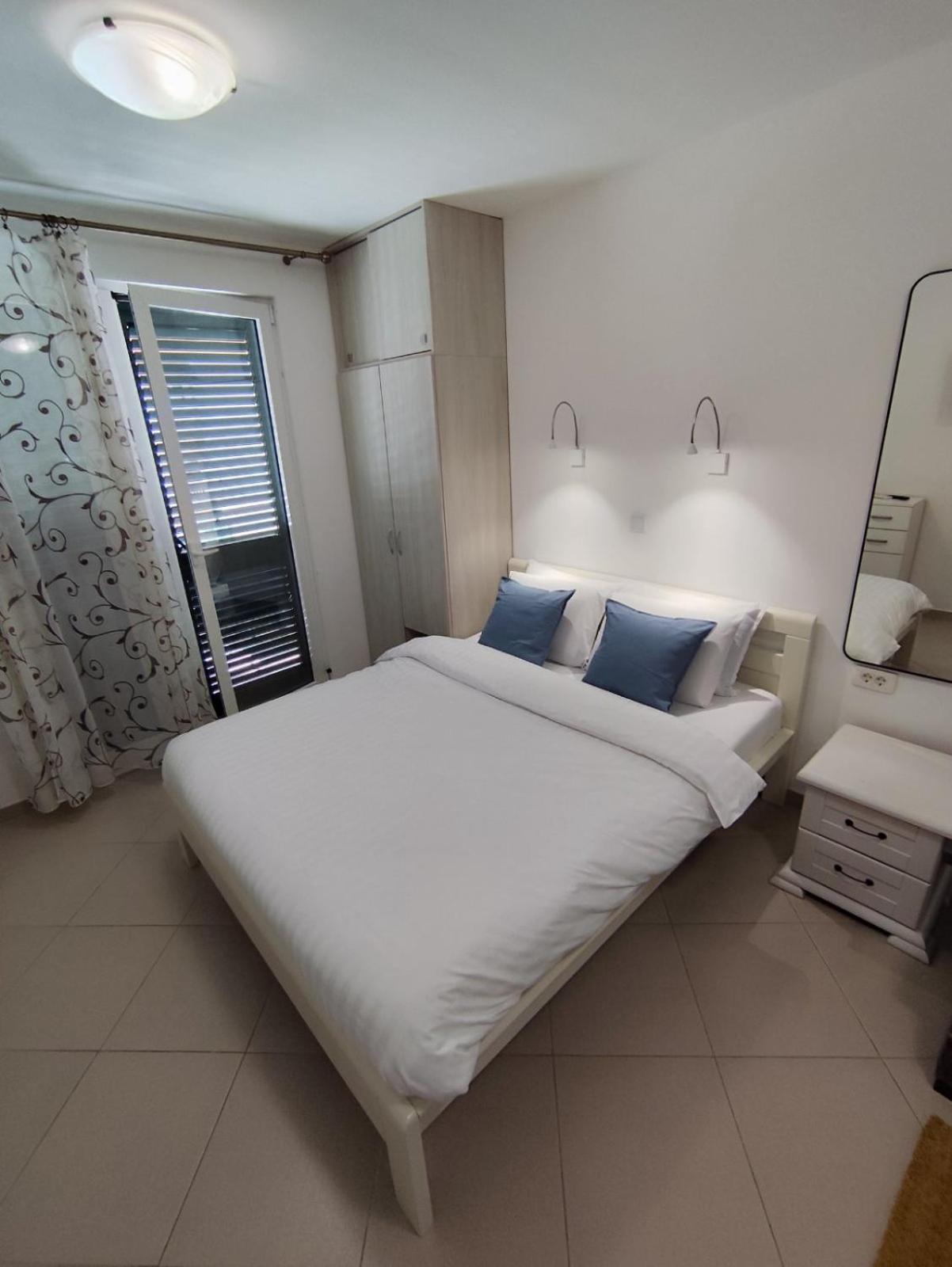 King Studio with Sofa Bed