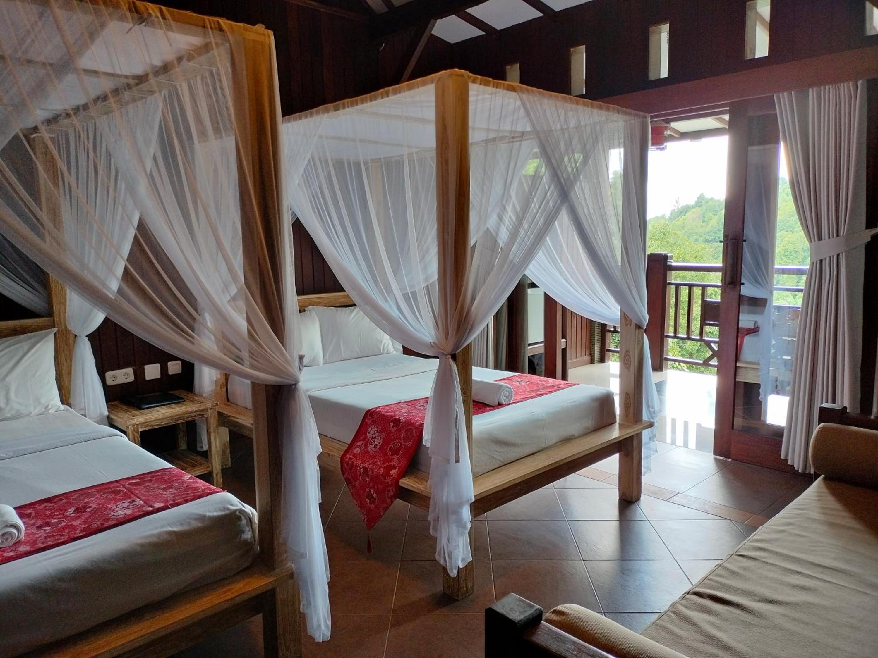 Twin Room with Balcony