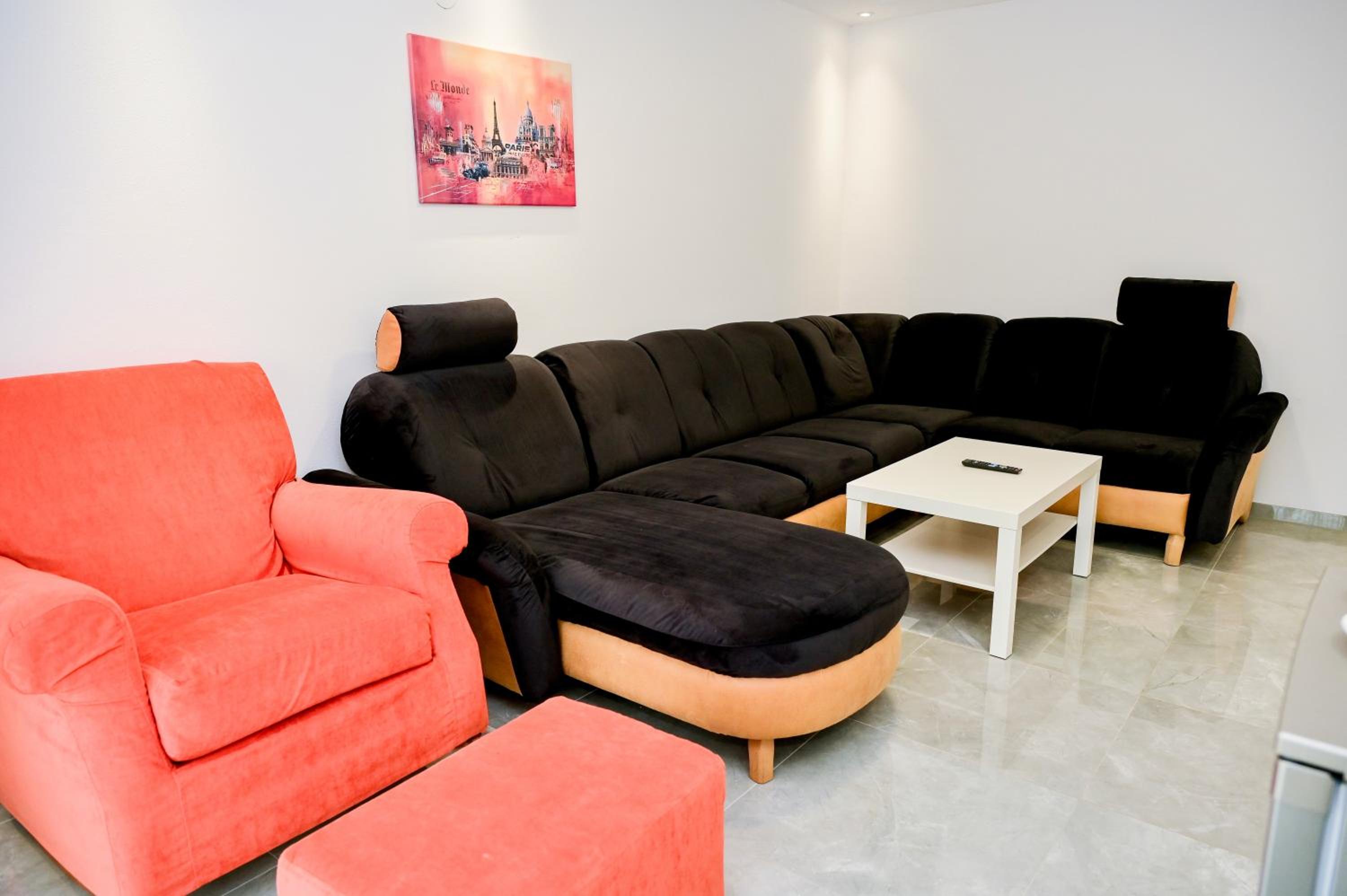 One-Bedroom Apartment photo 2