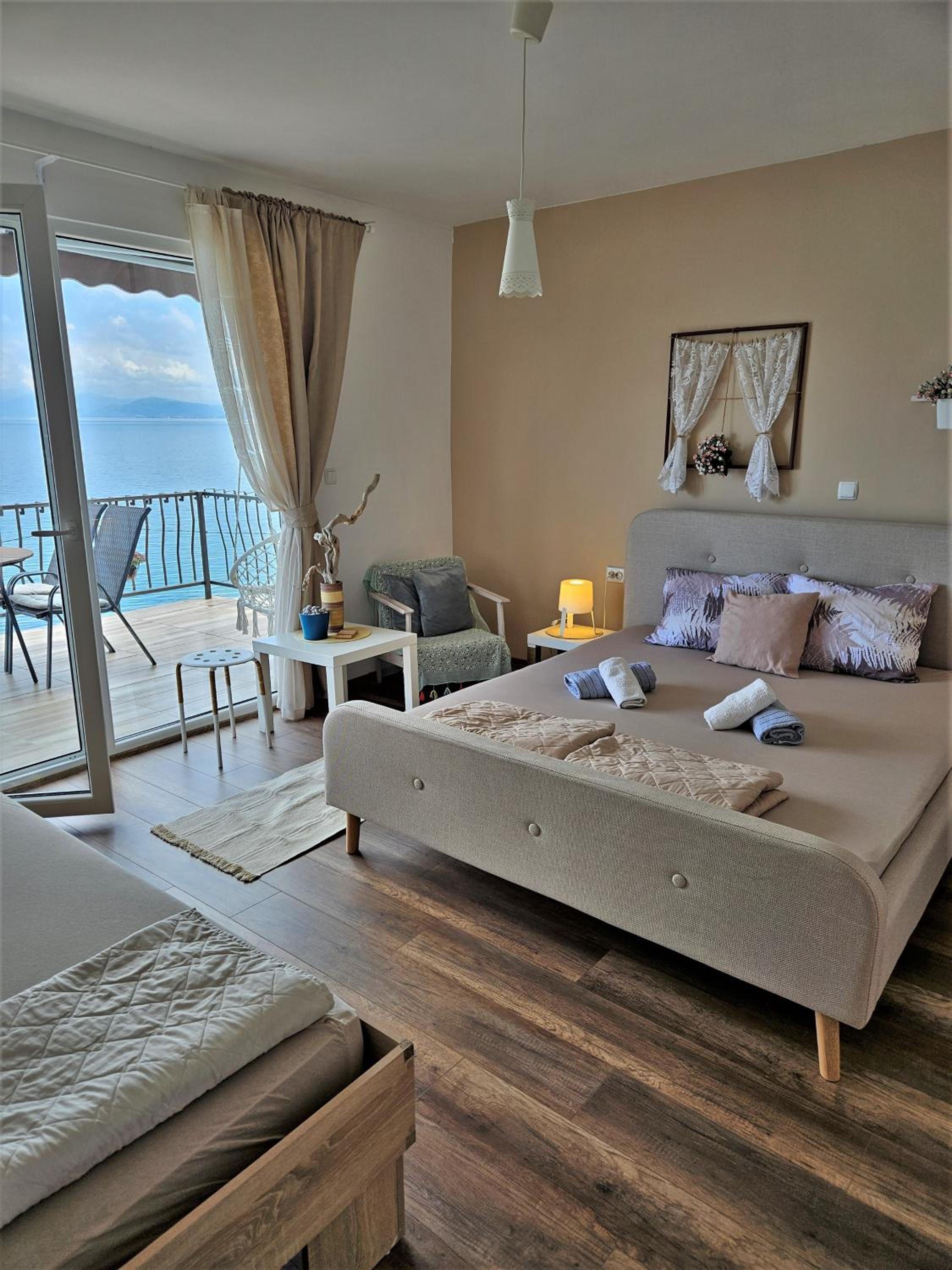 Apartment with Lake View photo 3