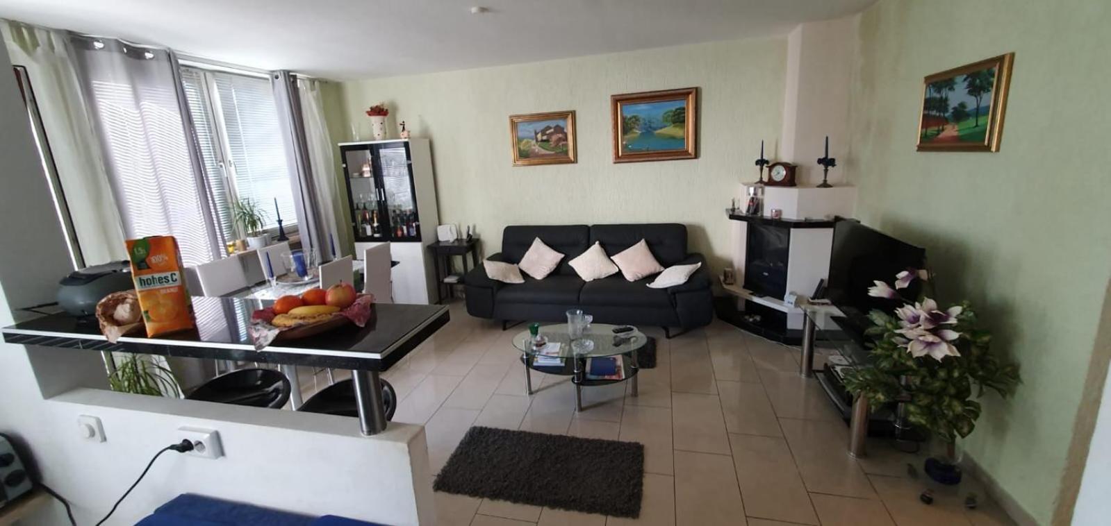 Three-Bedroom Apartment With Balcony photo 3