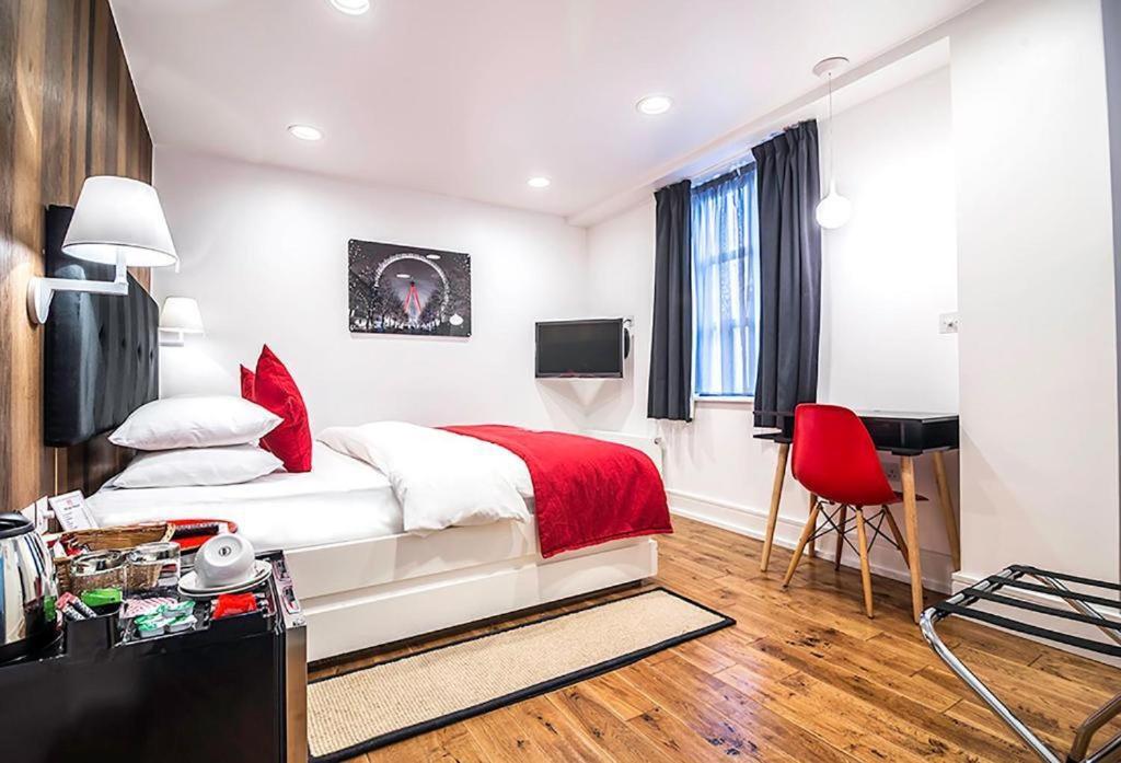 Deluxe Double Room with Shower photo 3