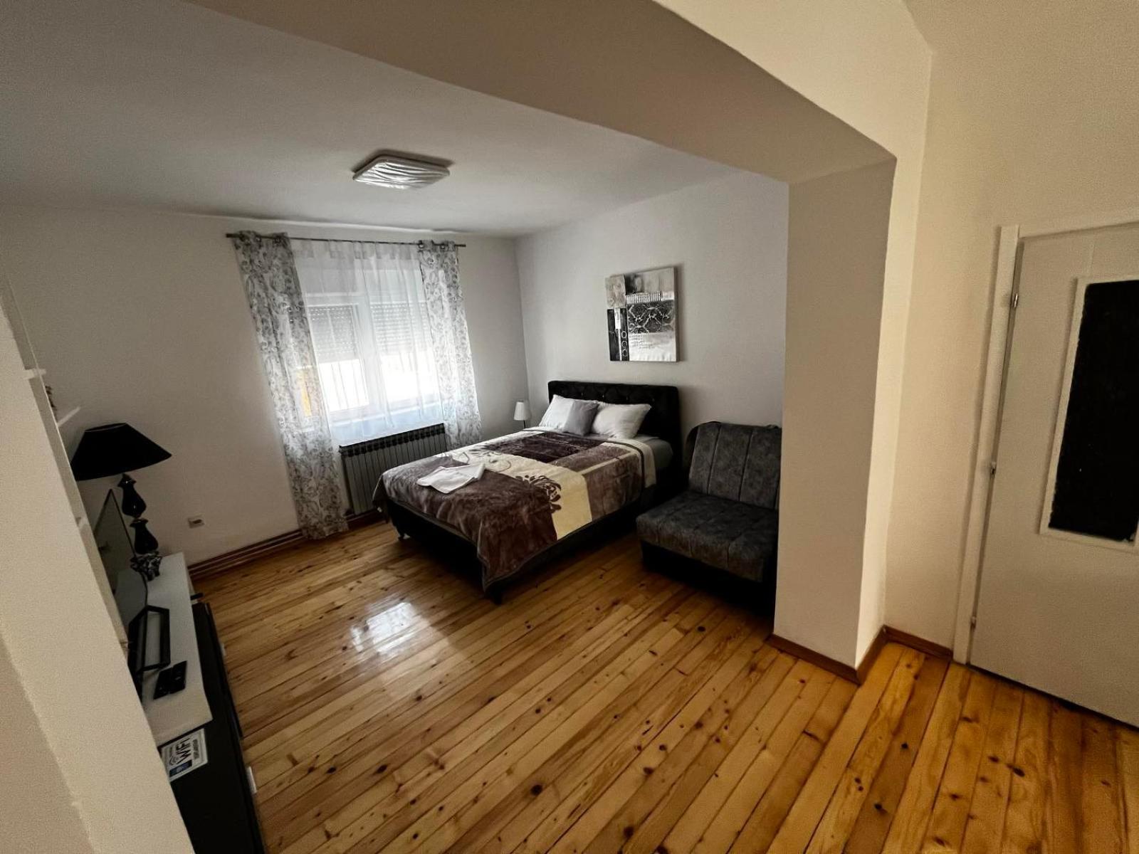 Studio Apartment photo 1
