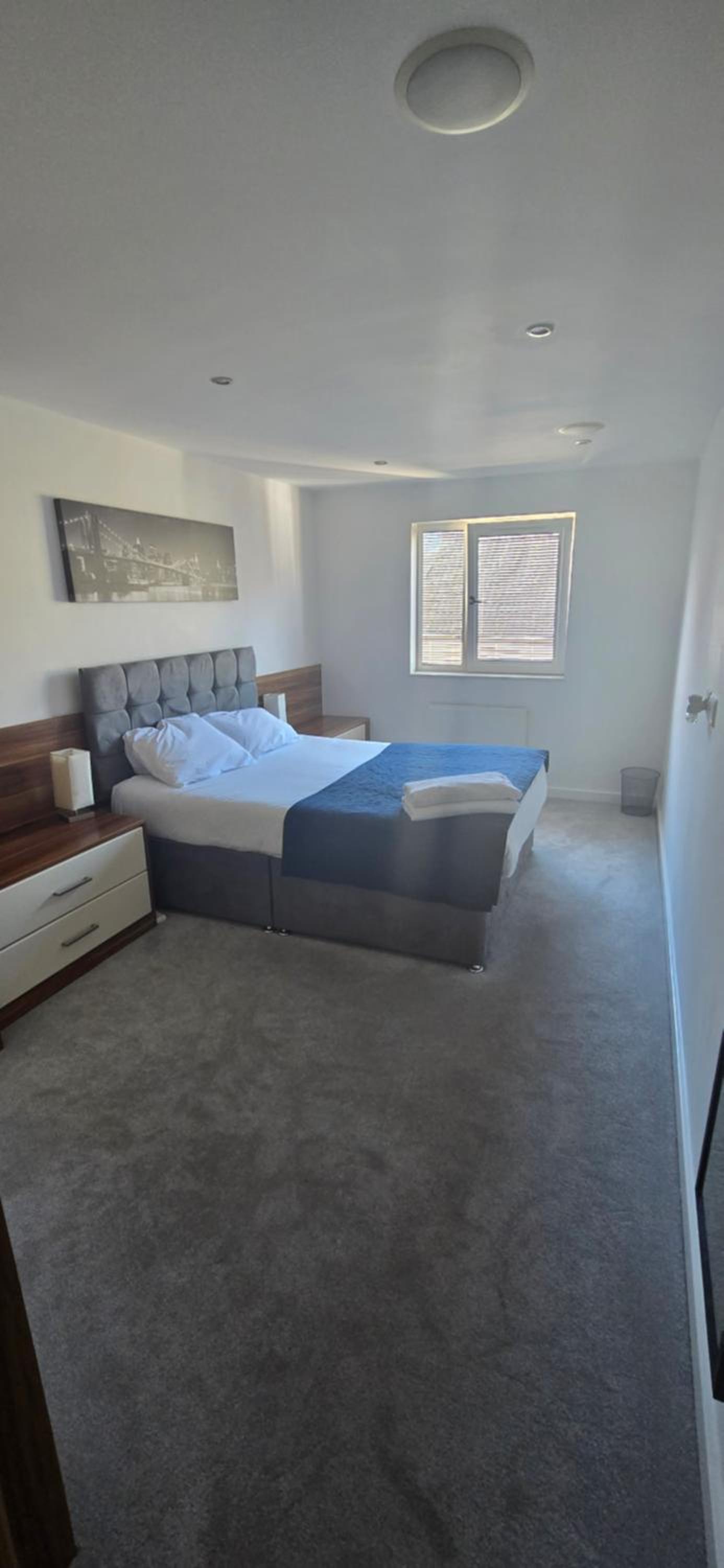 One-Bedroom Apartment photo 1