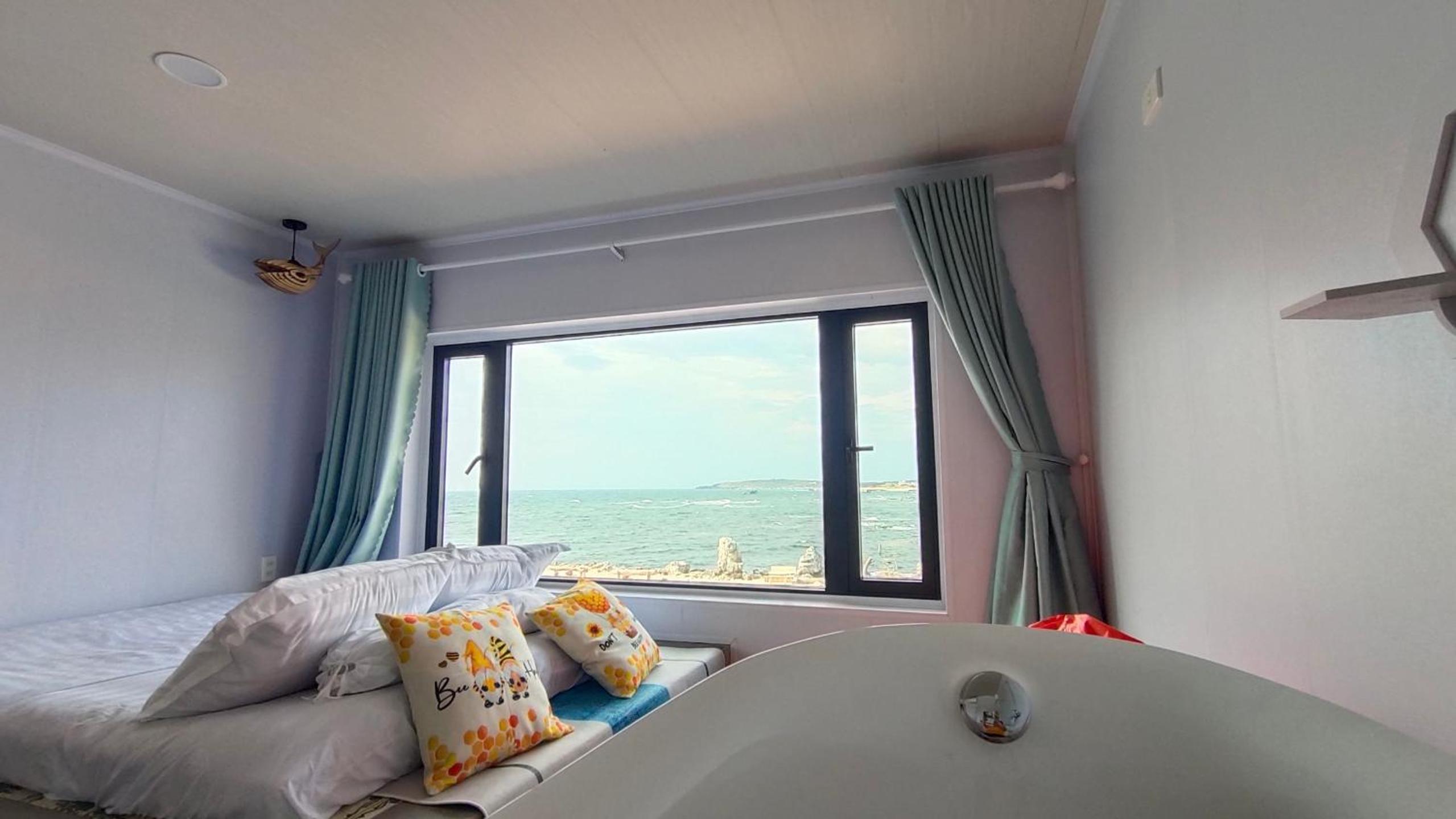Suite with Sea View - Photo 2