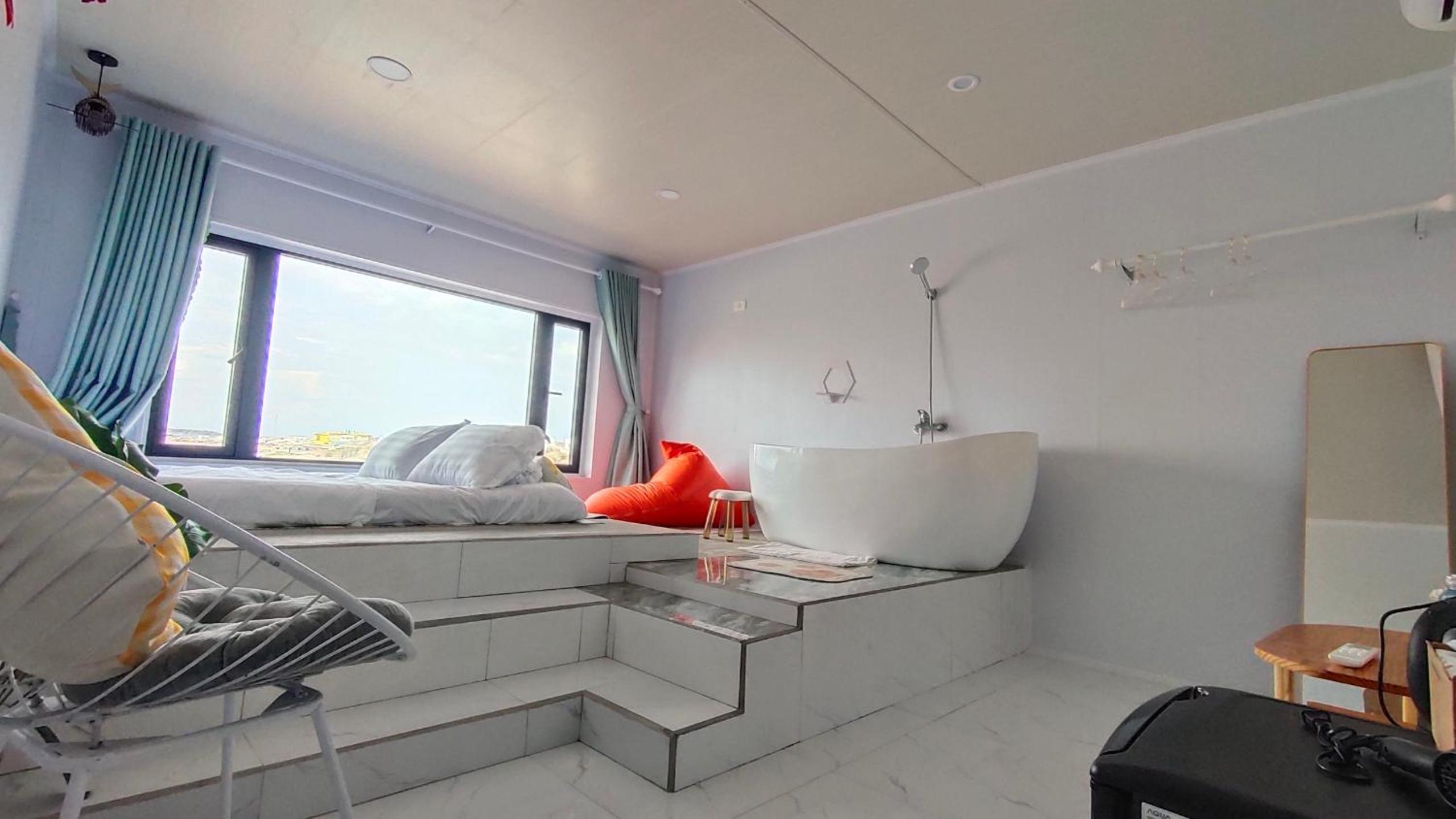 Suite with Sea View - Photo 5