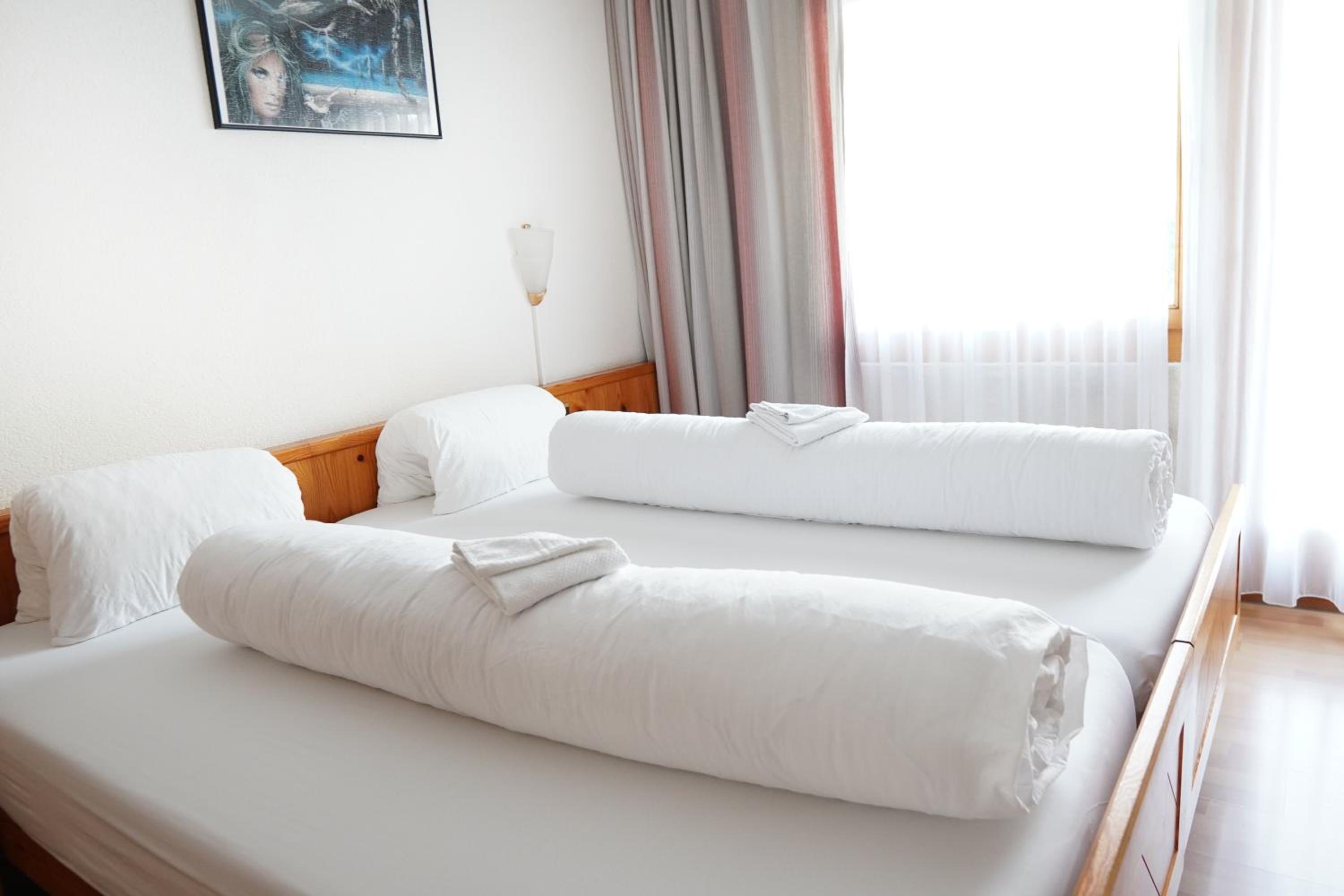 Twin Room - Photo 13
