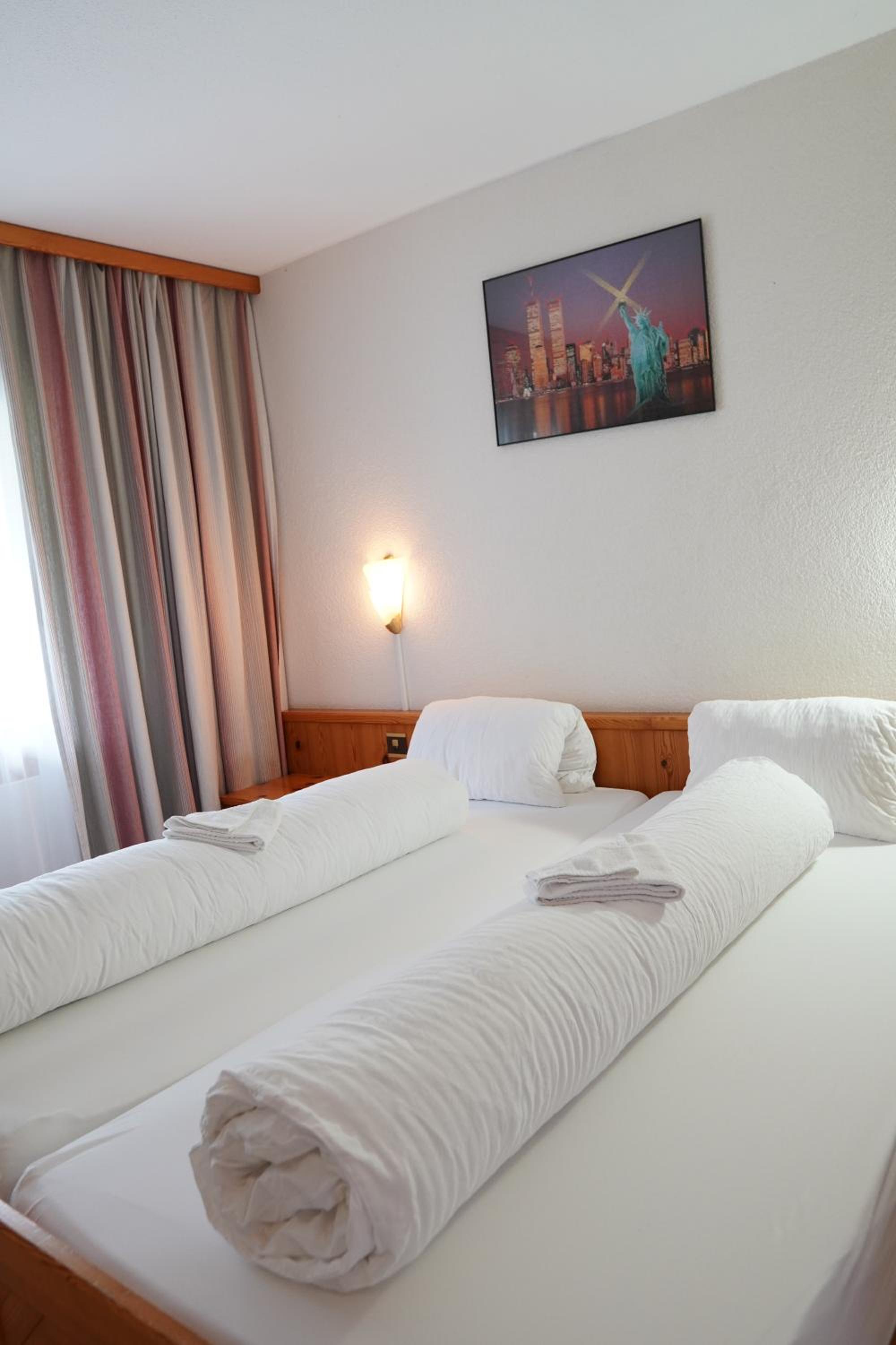 Twin Room - Photo 10