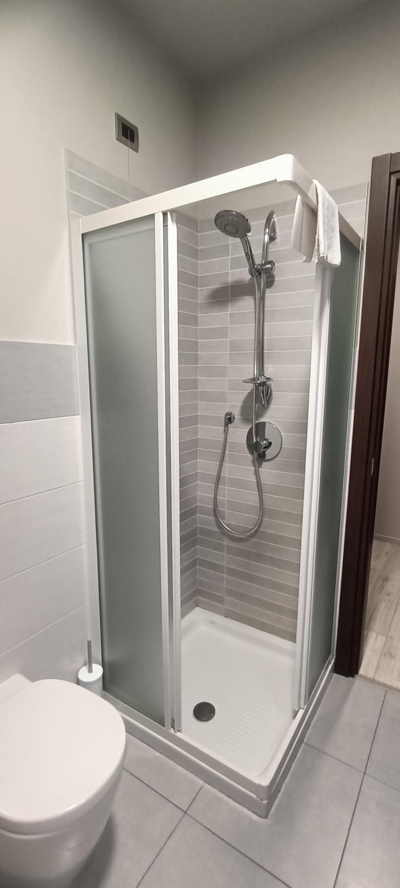 Single Room with Private Bathroom photo 3