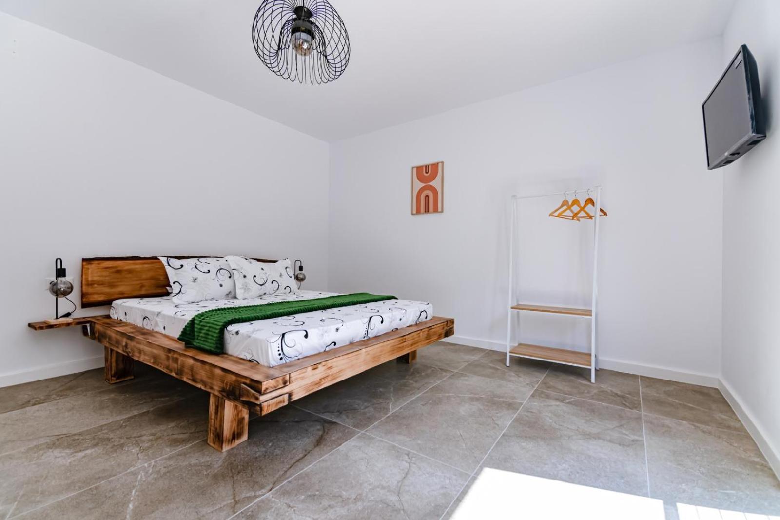 Standard Double Room With Shared Bathroom photo 1