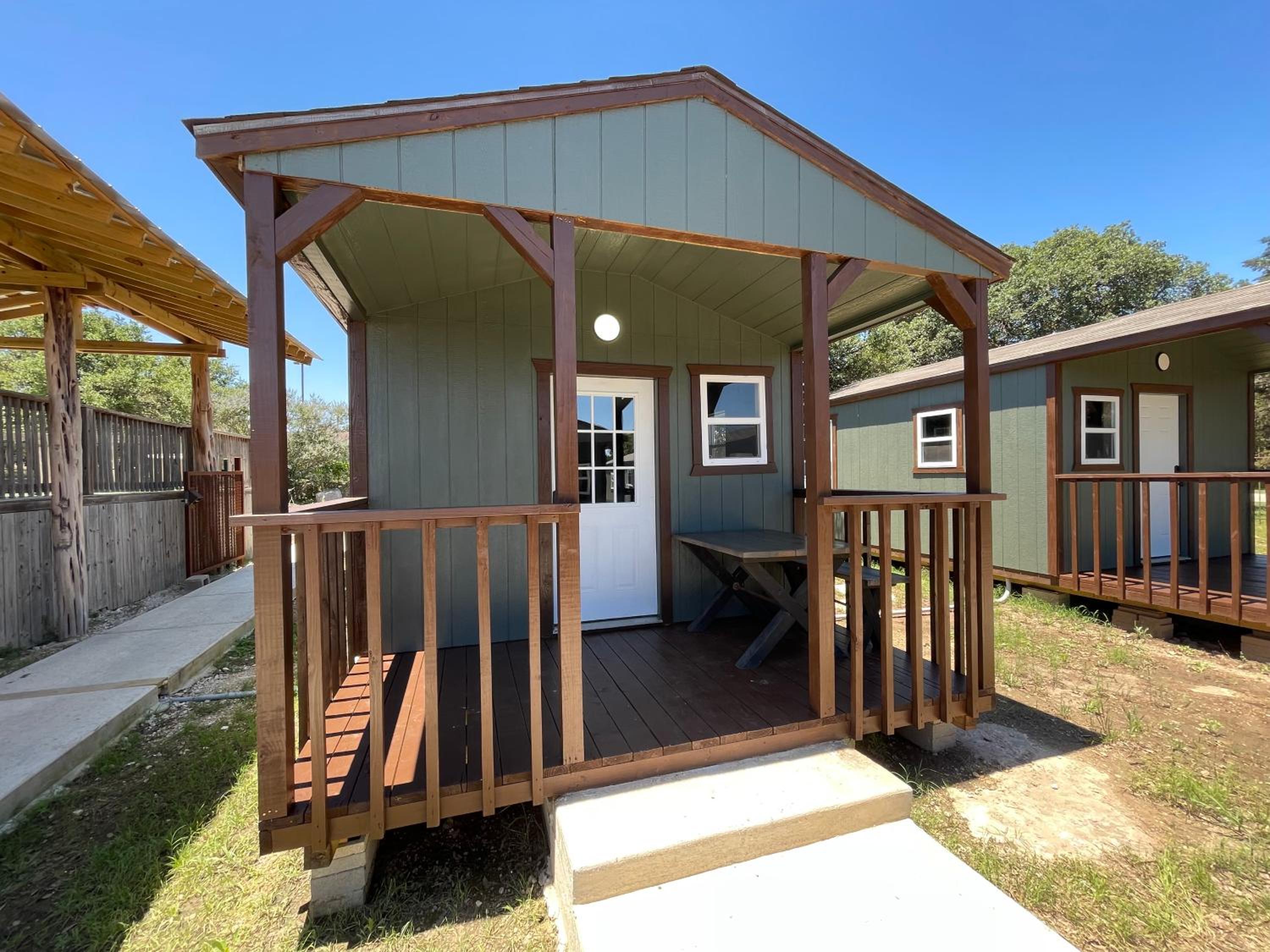 Camp Ledgerock - One-Bedroom Cottage photo 3