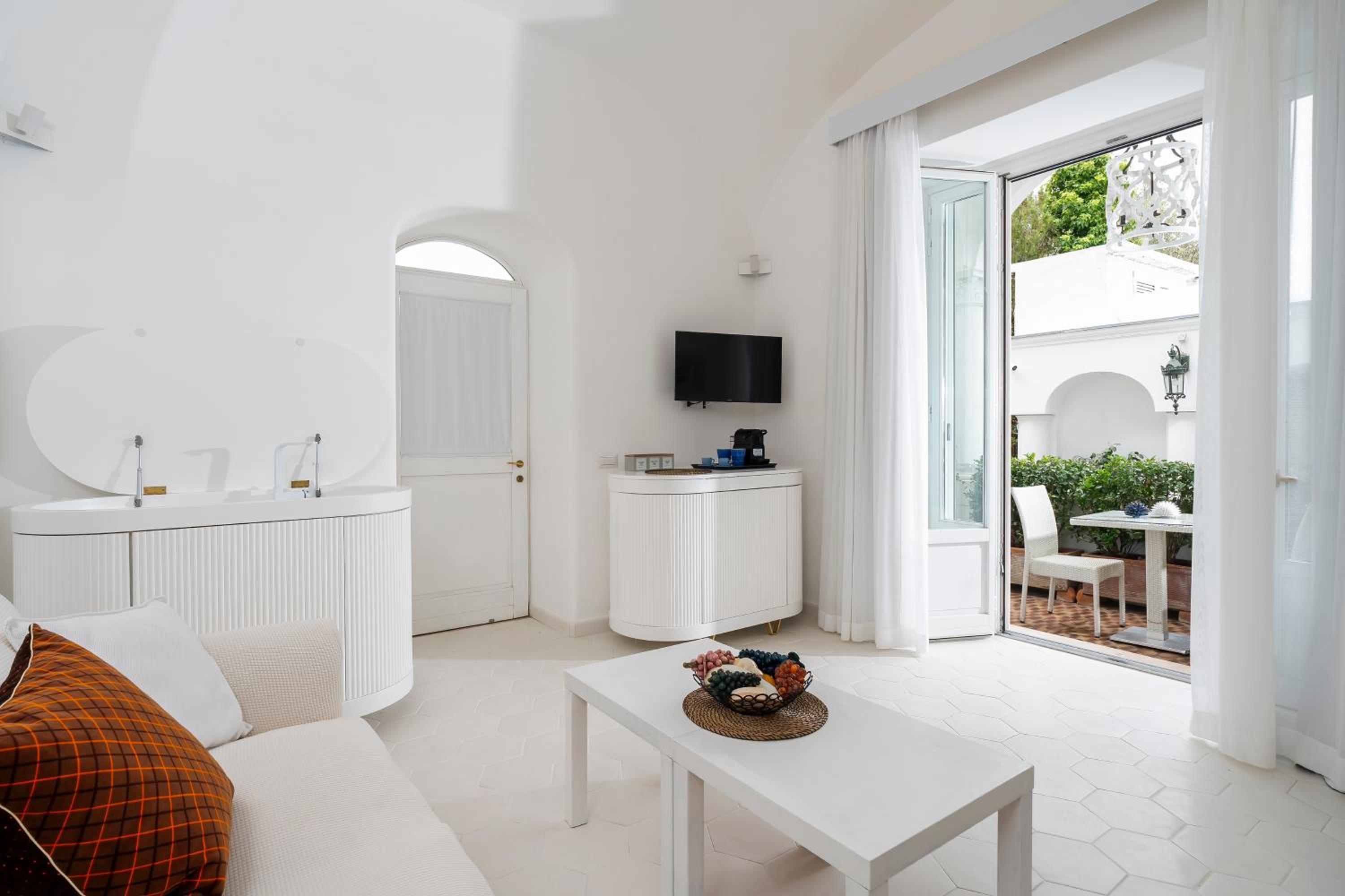 Double Room with Balcony photo 1
