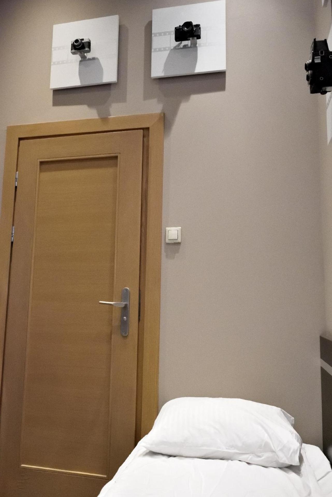 Small Single Room photo 3